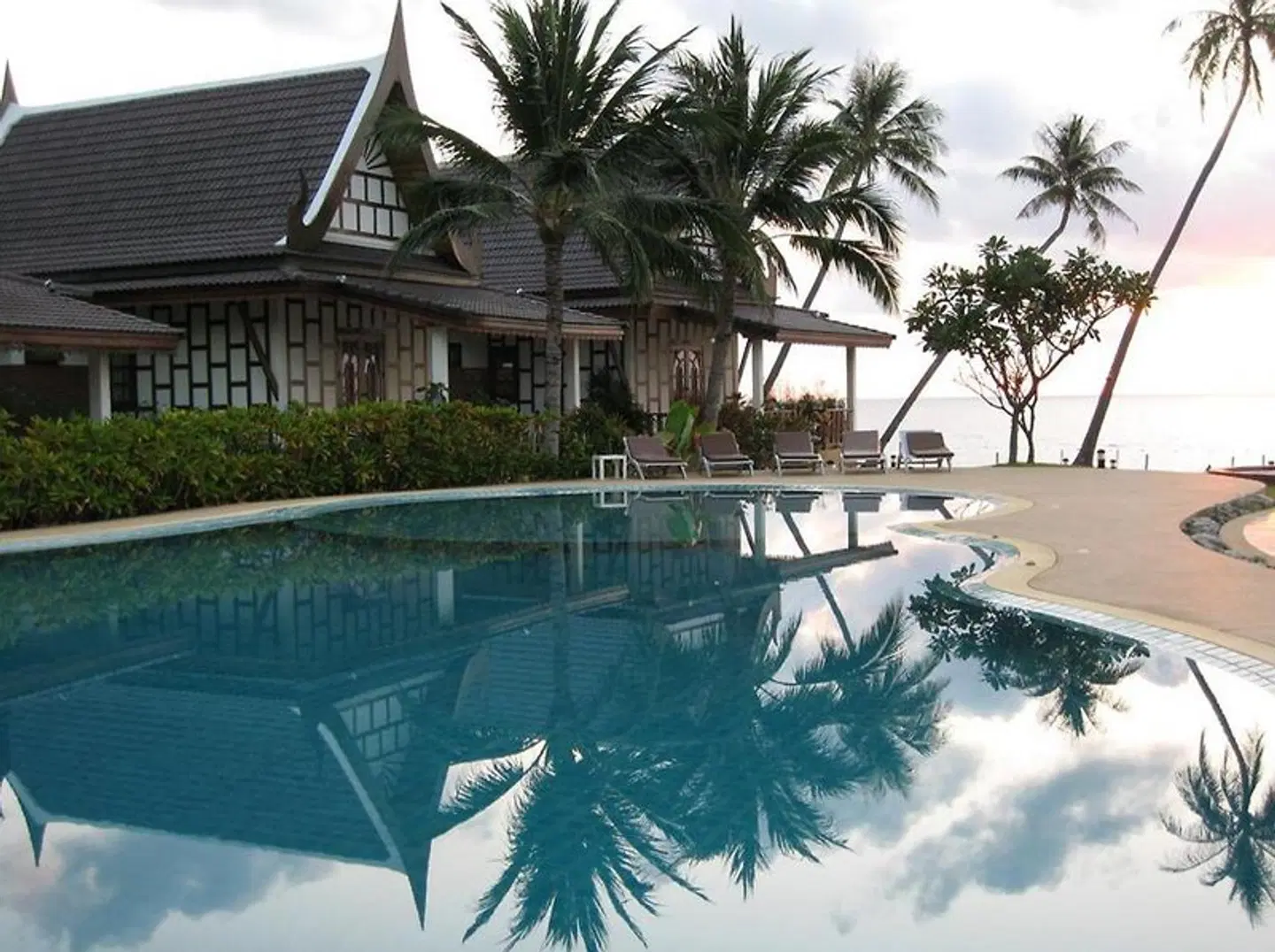 Floral Hotel Aura Samui Best Beach Pool