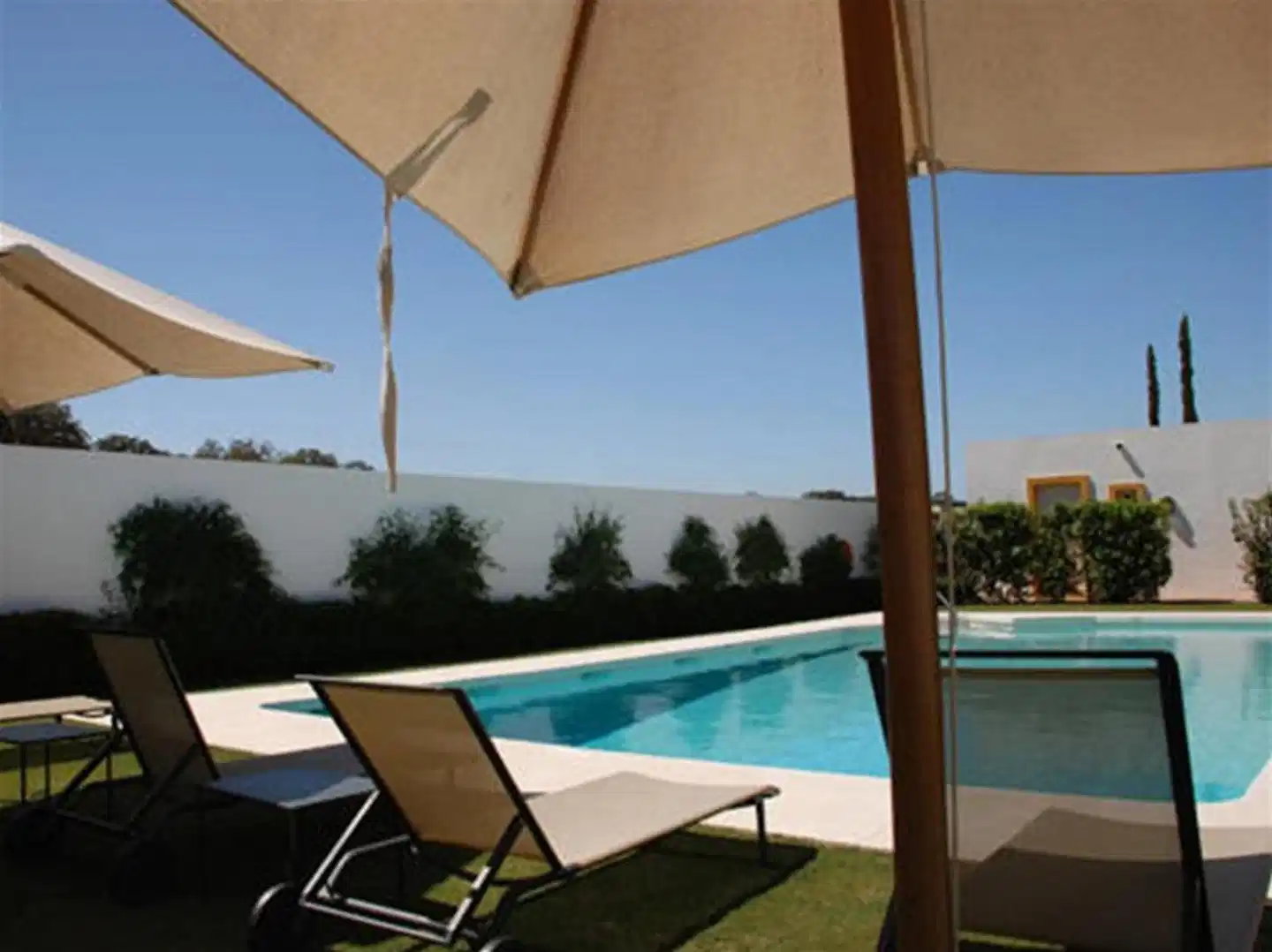 Exe Castellar Pool