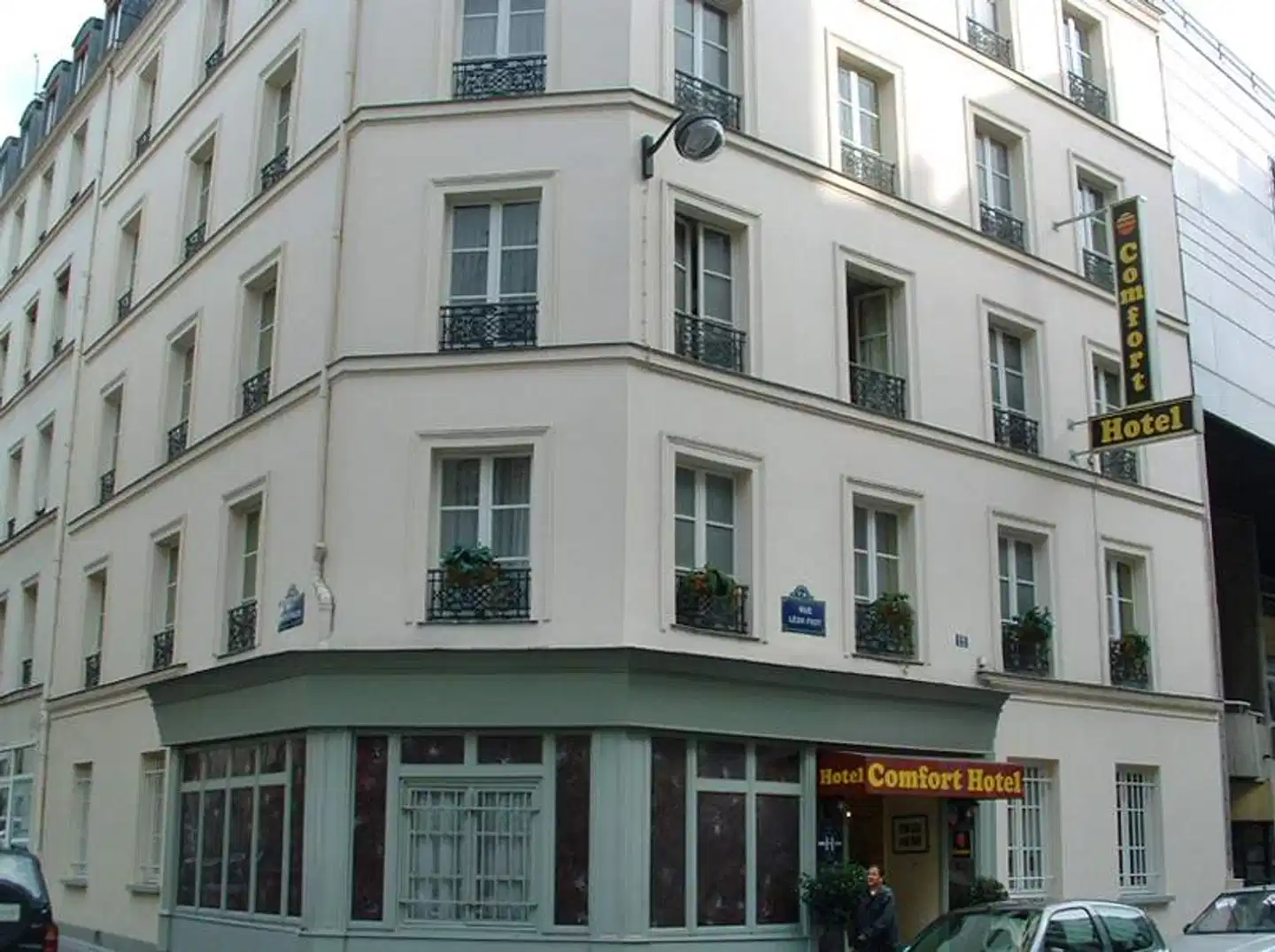 Comfort Hotel Nation Pere Lachaise Paris 11 Aussenansicht