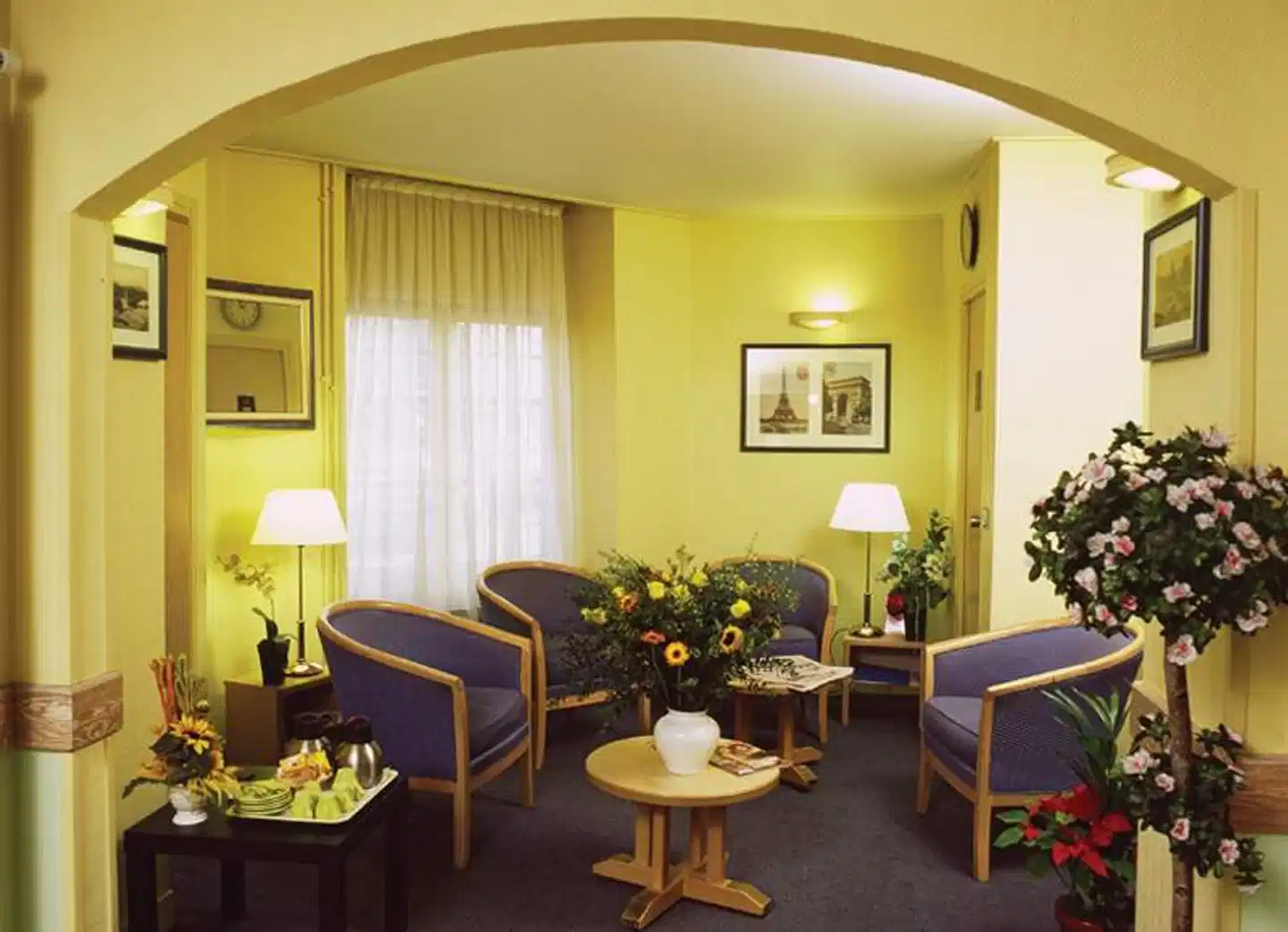 Comfort Hotel Nation Pere Lachaise Paris 11 Lobby