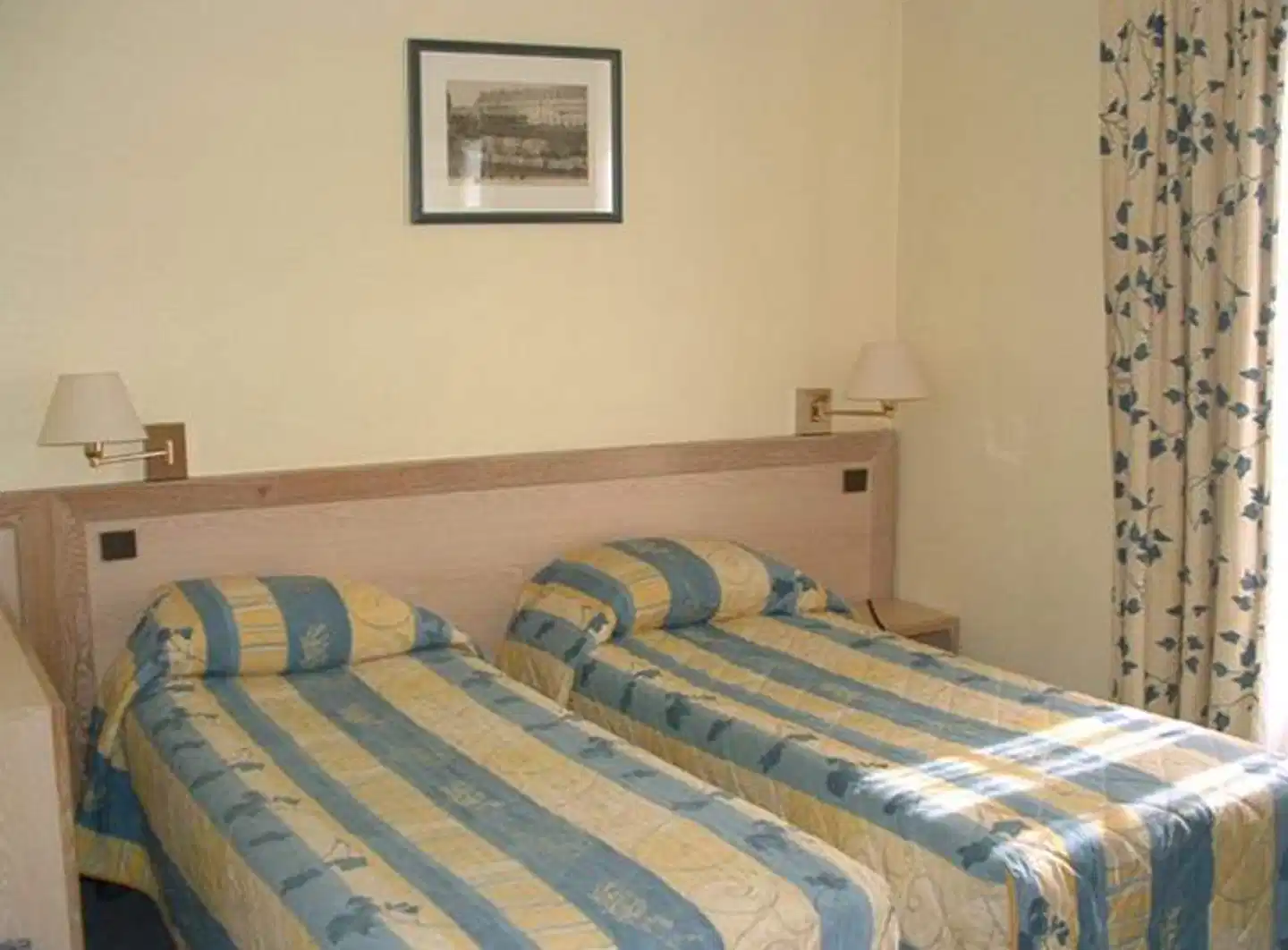 Comfort Hotel Nation Pere Lachaise Paris 11 Wohnbeispiel