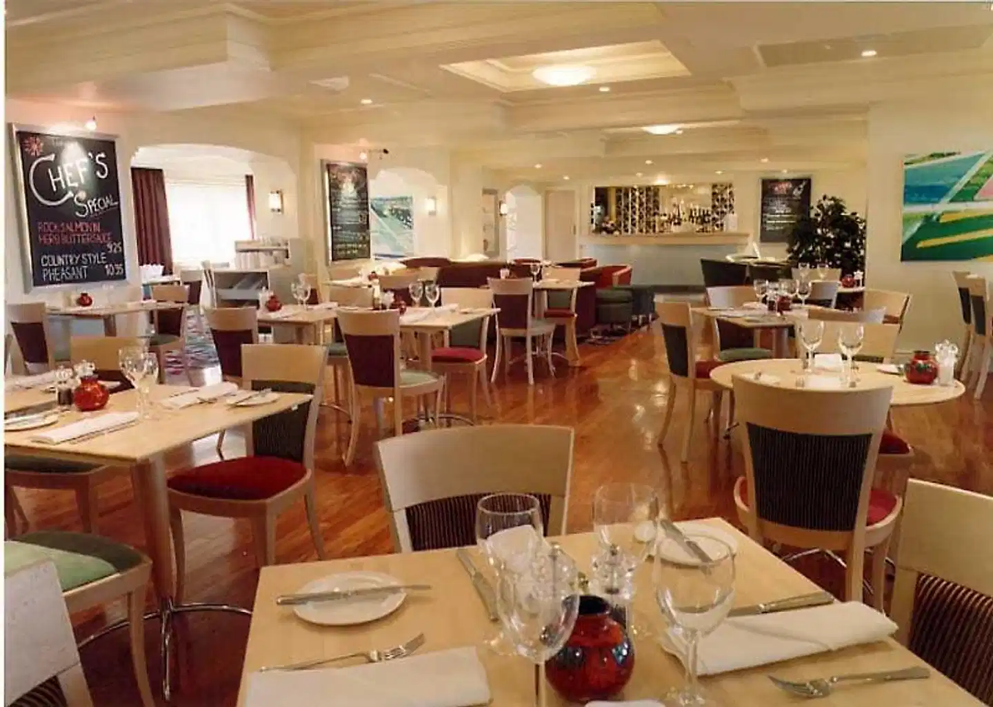 Holiday Inn Express London Heathrow T5 Restaurant