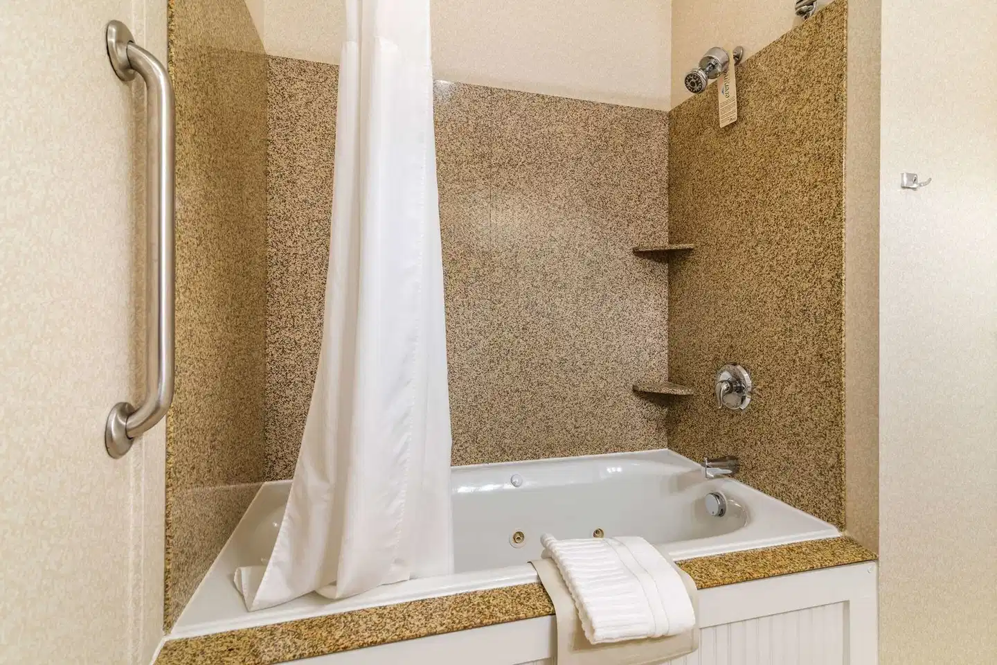 Maine Evergreen Hotel, Ascend Hotel Collection