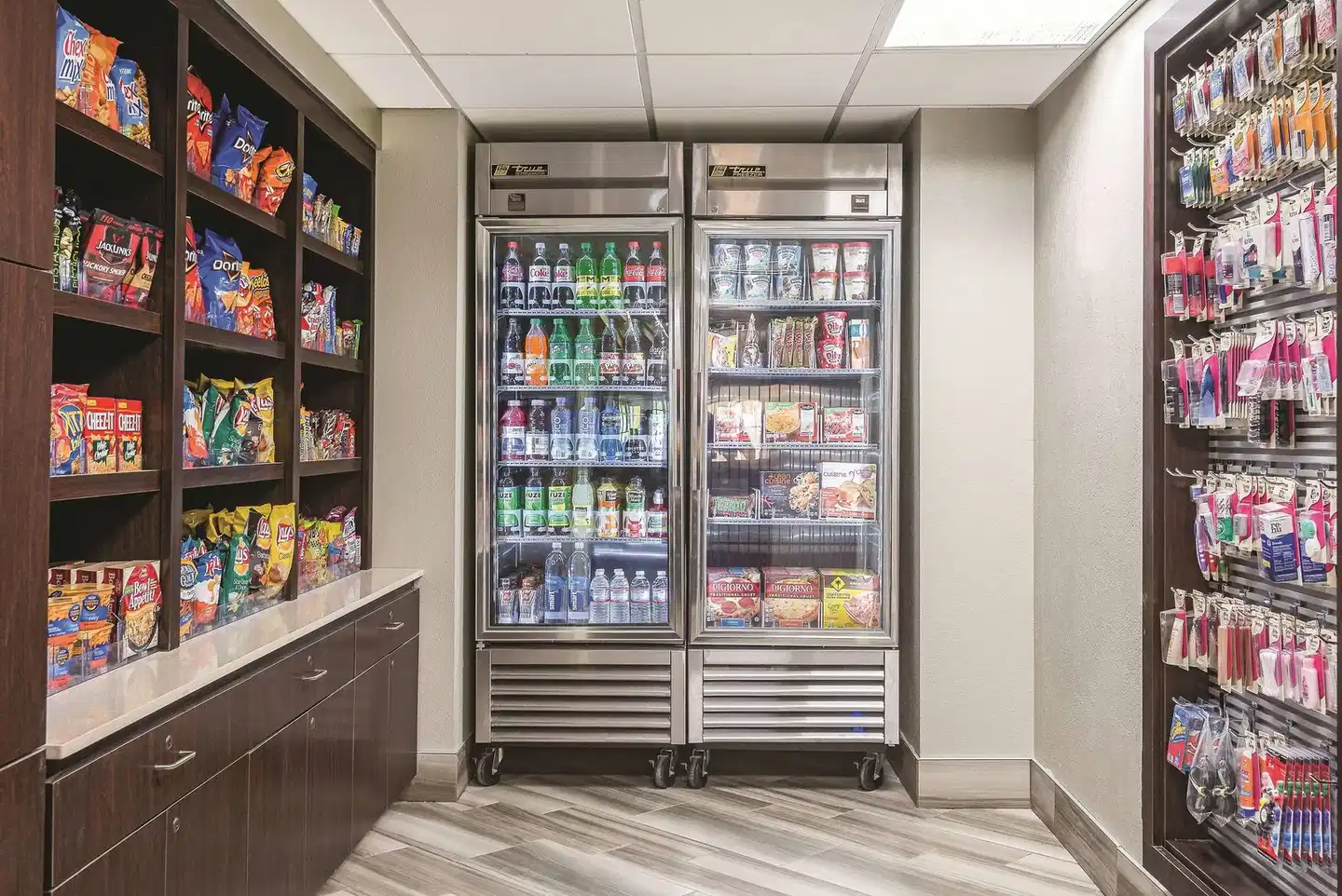 La Quinta Inn & Suites by Wyndham Univ Area Chapel Hill Lobby