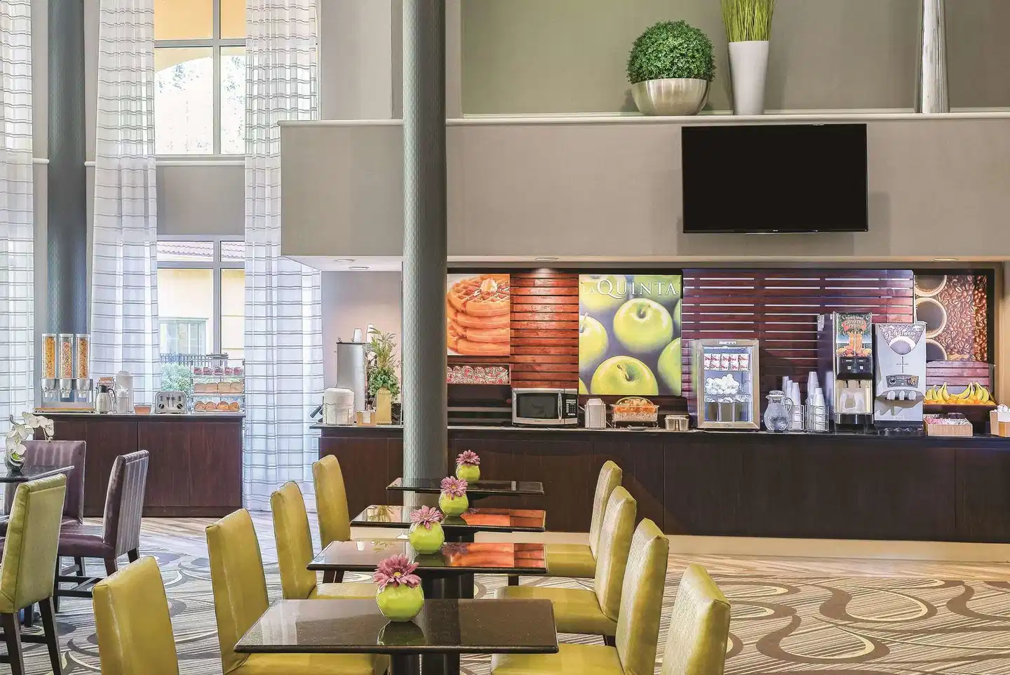 La Quinta Inn & Suites by Wyndham Univ Area Chapel Hill Restaurant