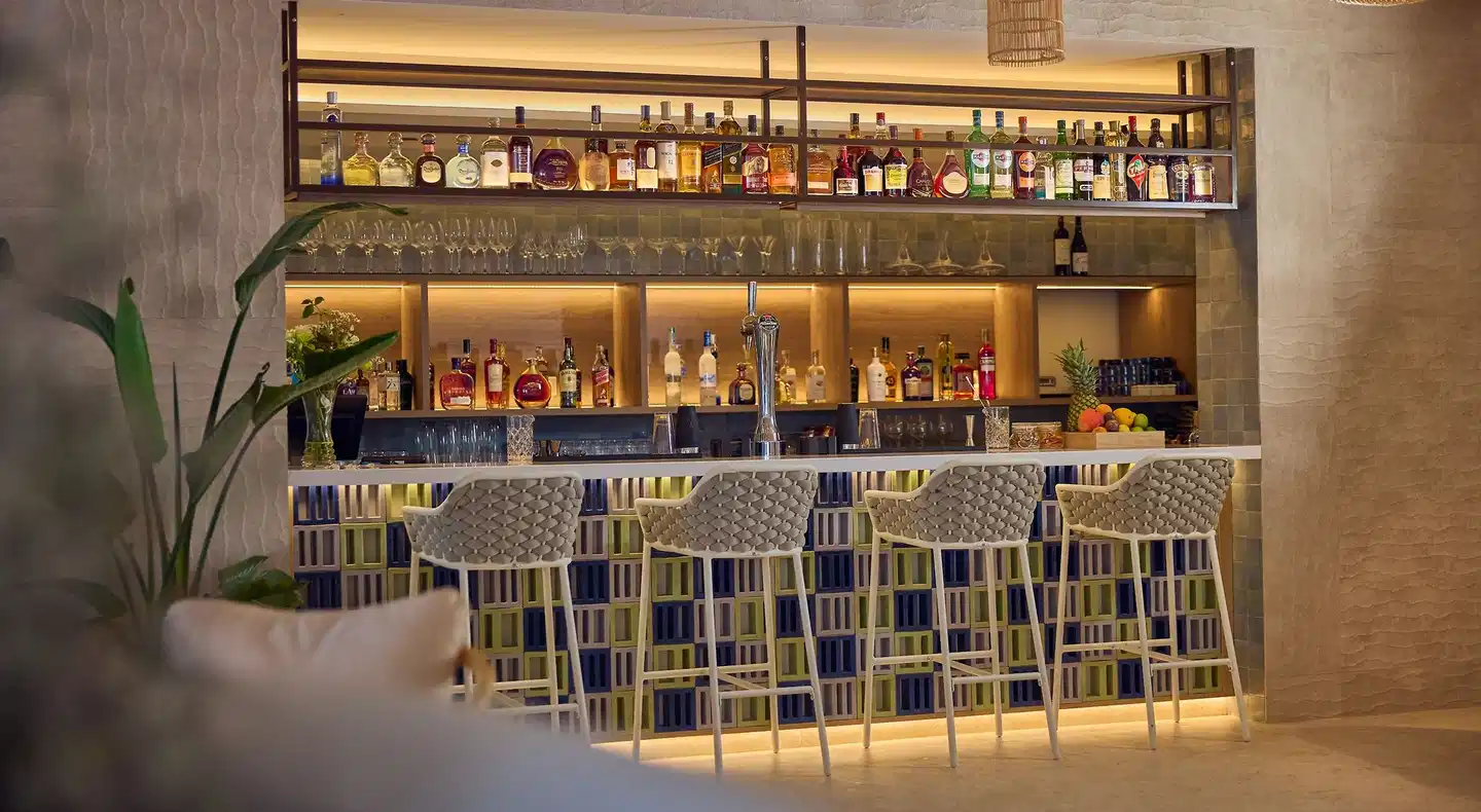 Cala San Miguel Hotel Ibiza, Curio Collection by Hilton Bar