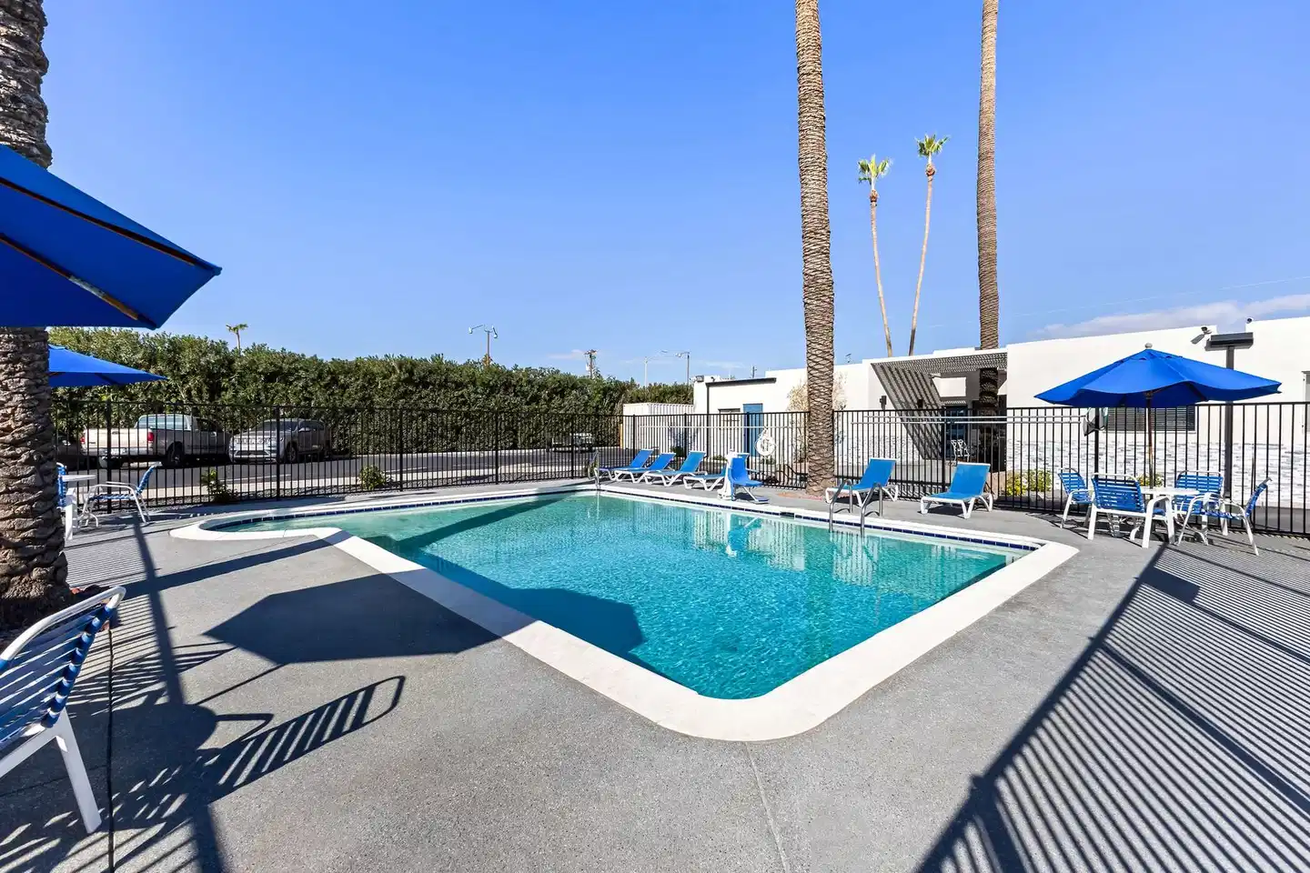SureStay Hotel by Best Western Phoenix Airport Pool