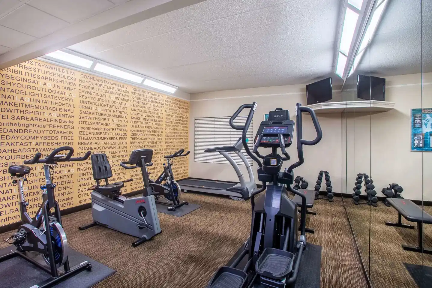 La Quinta Inn & Suites by Wyndham Charlotte Airport South Sport und Entertainment