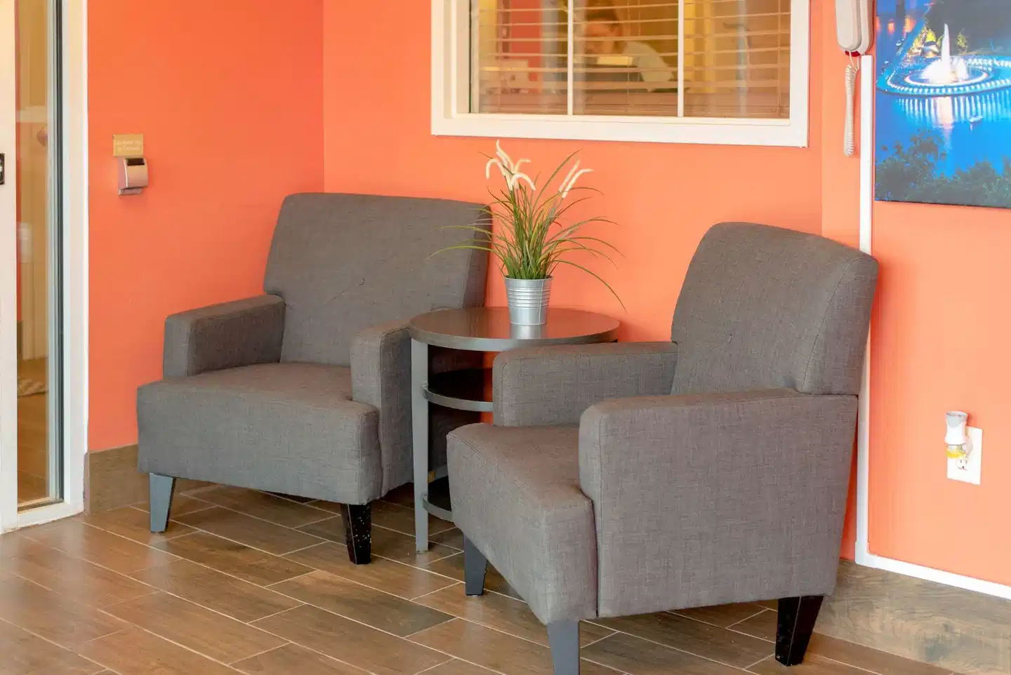 Sonesta Simply Suites Pittsburgh Airport Lobby