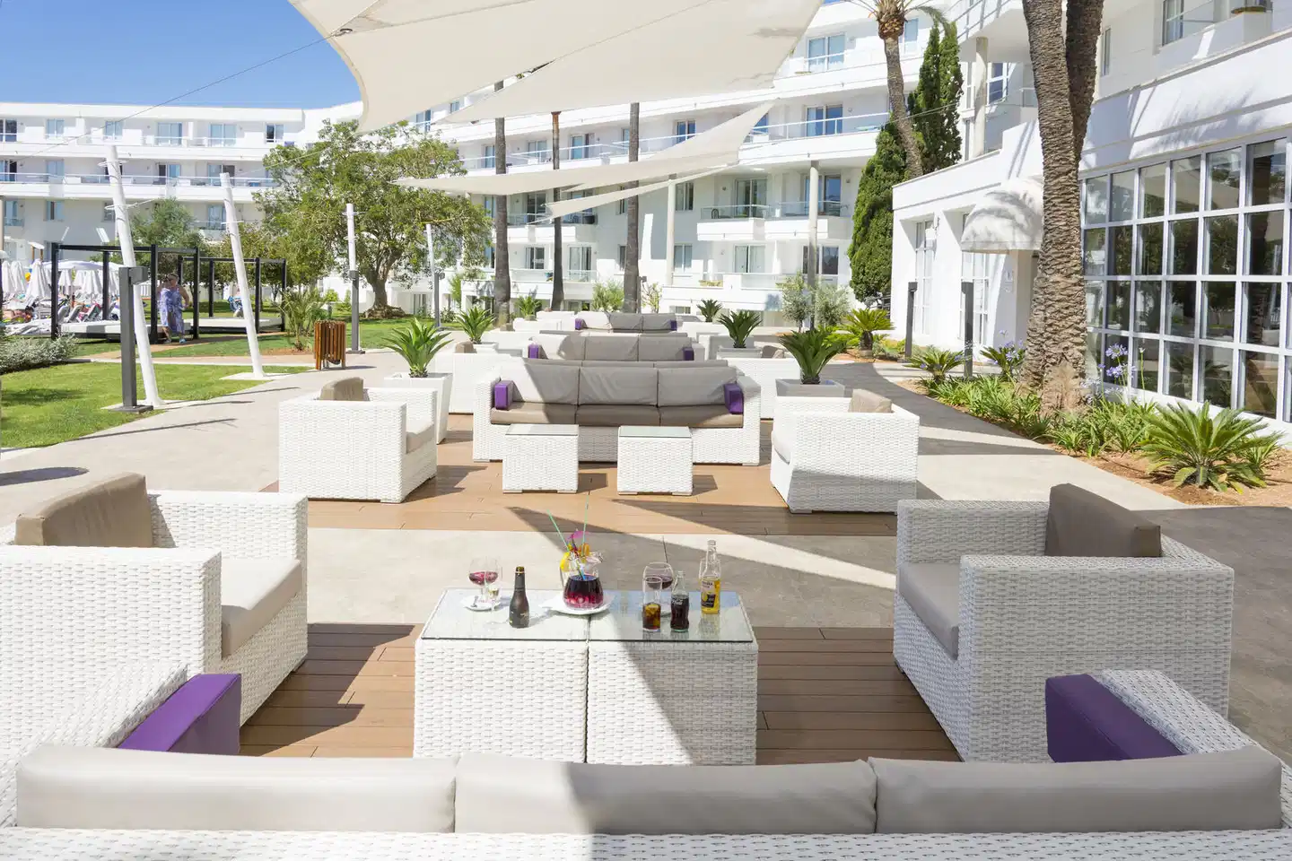 Protur Vista Badía Aparthotel Bar