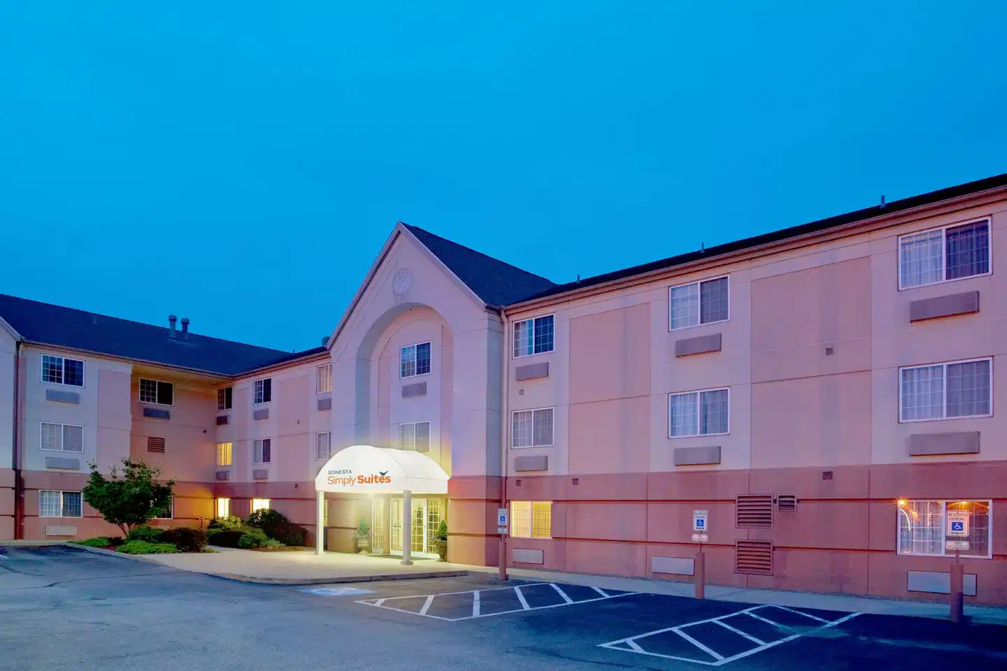 Sonesta Simply Suites Pittsburgh Airport Aussenansicht