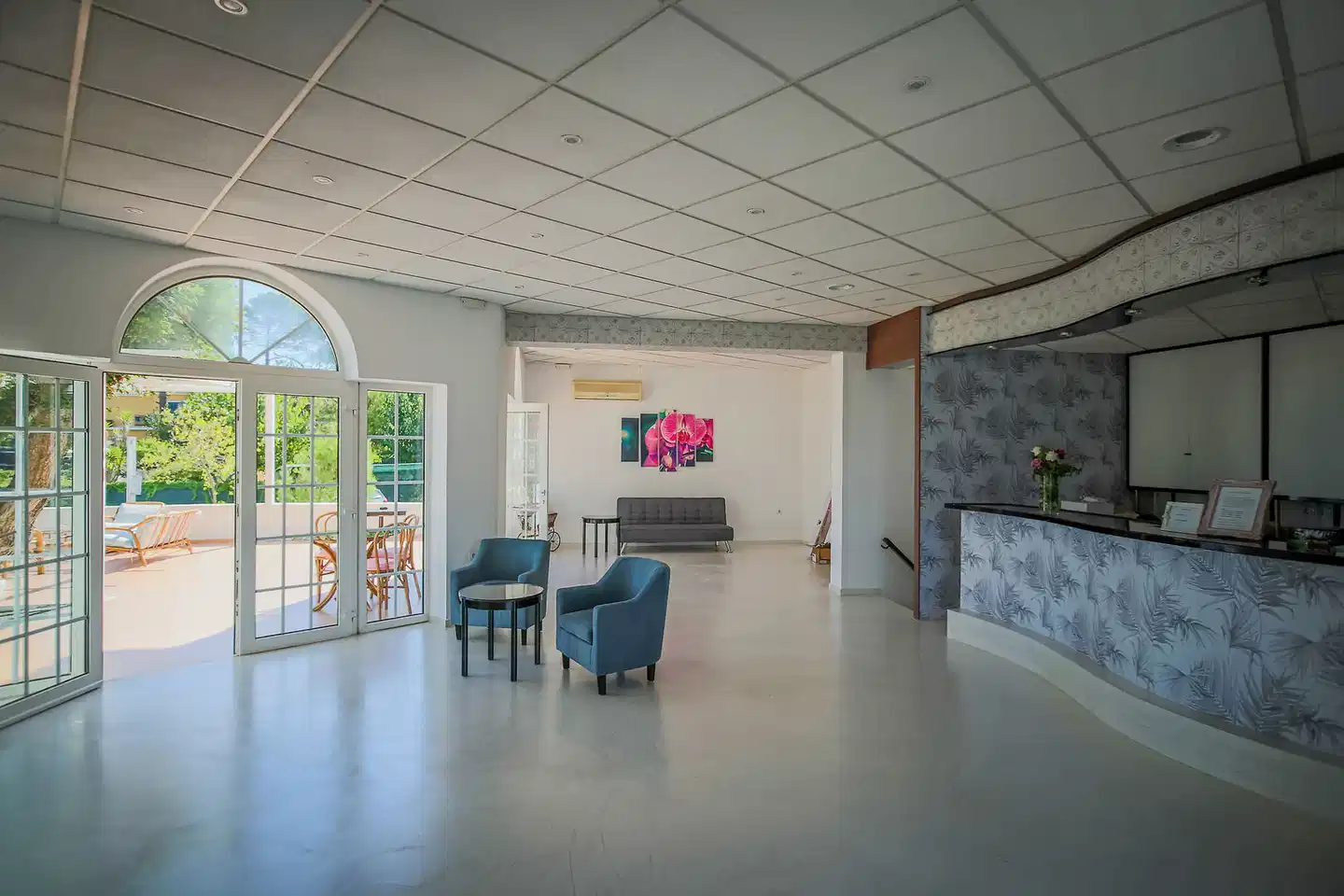 Paradise Hotel Lobby