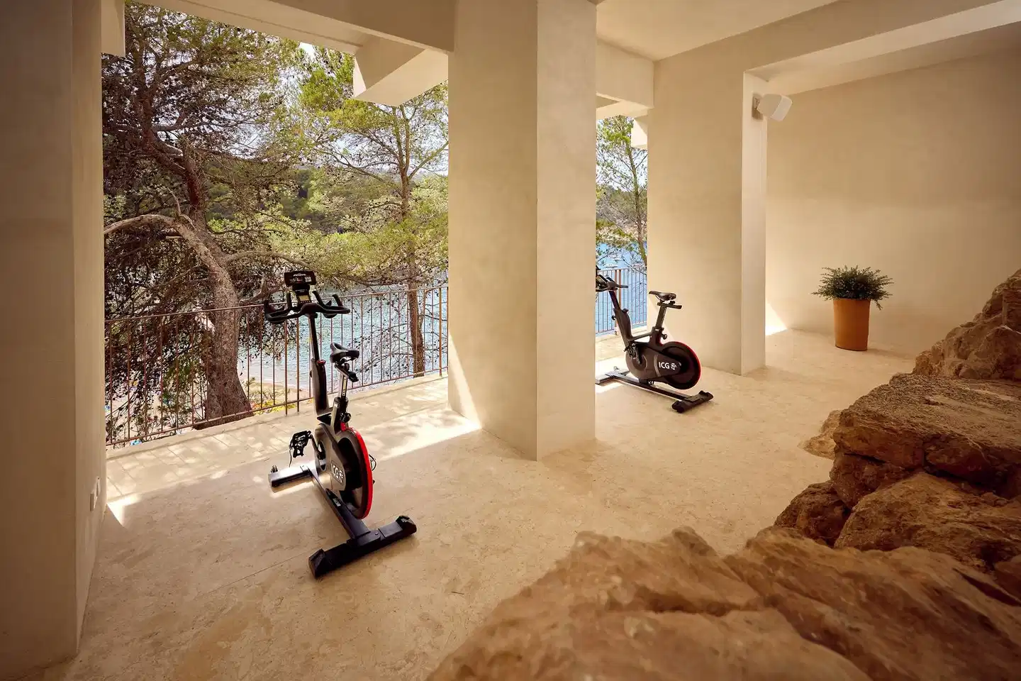 Cala San Miguel Hotel Ibiza, Curio Collection by Hilton Sport und Entertainment