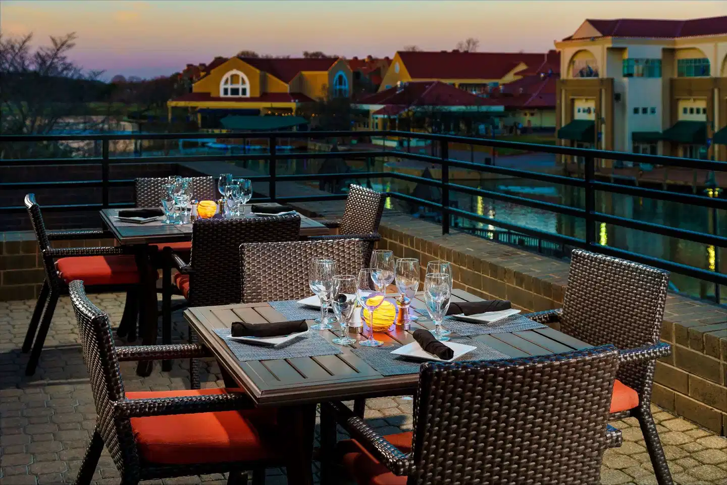 Hilton Charlotte University Place Restaurant