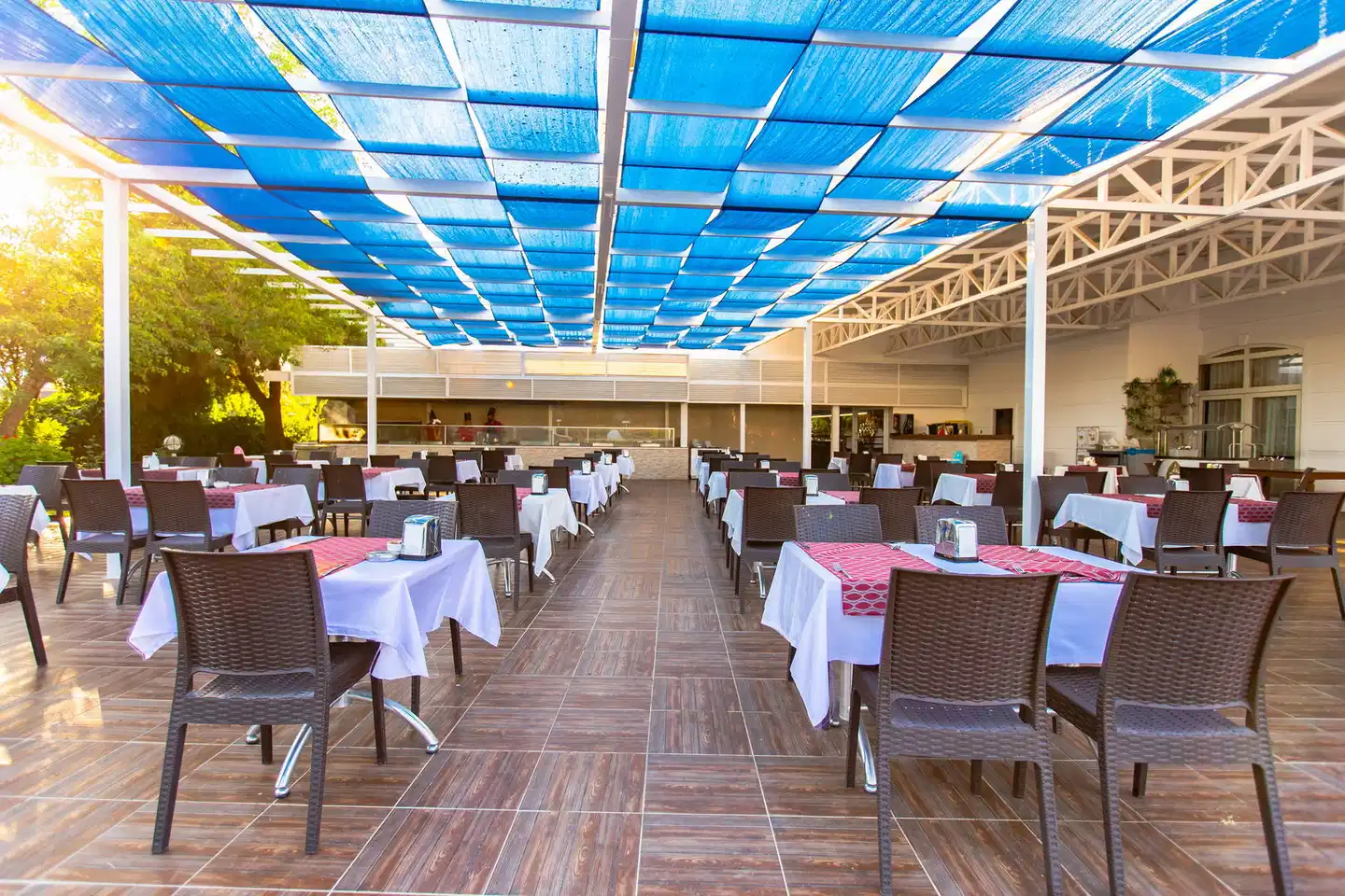 Side Royal Paradise Restaurant