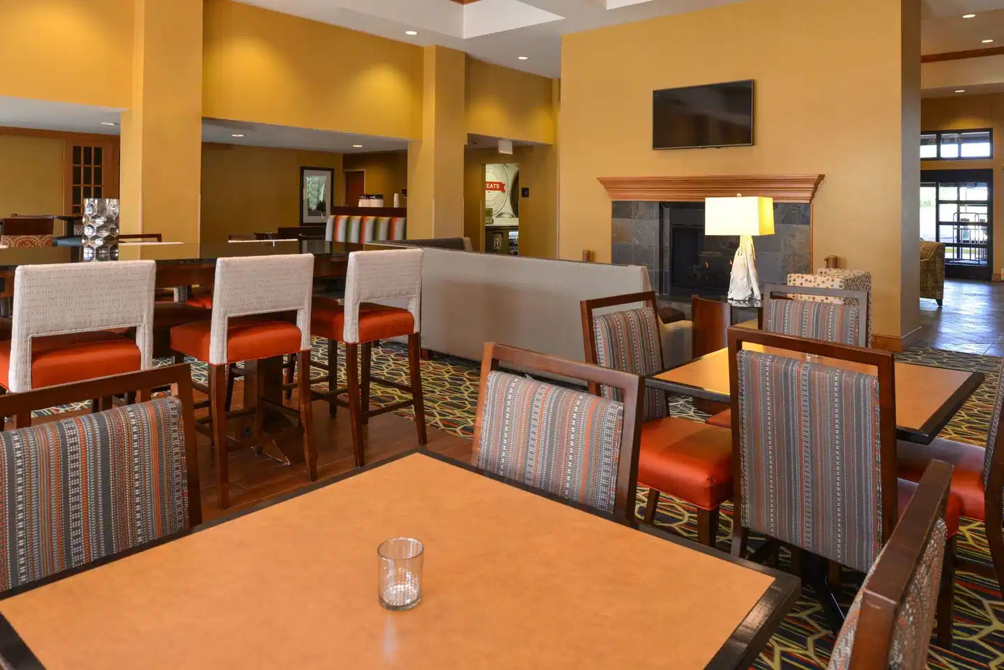 Hampton Inn & Suites Pueblo-Southgate Bar