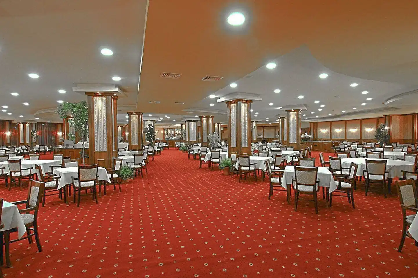 Moko Beach Hotel Restaurant