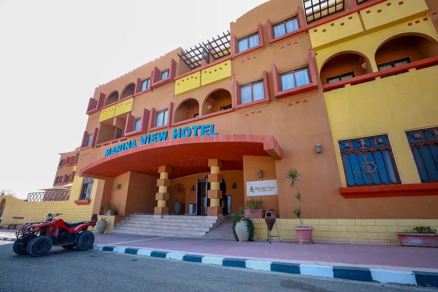 Resta Club Marina View Port Ghalib Aussenansicht