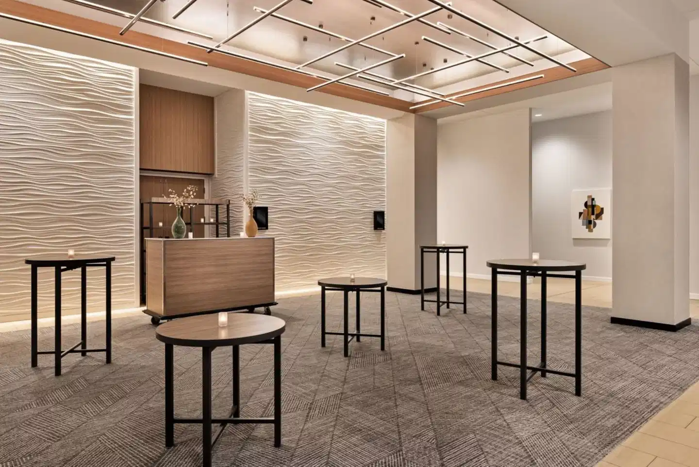 Sheraton Minneapolis Downtown Convention Center Bar