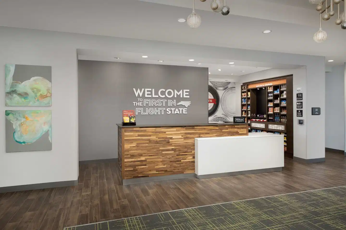 Hampton Inn & Suites Charlotte Airport Lake Pointe Lobby