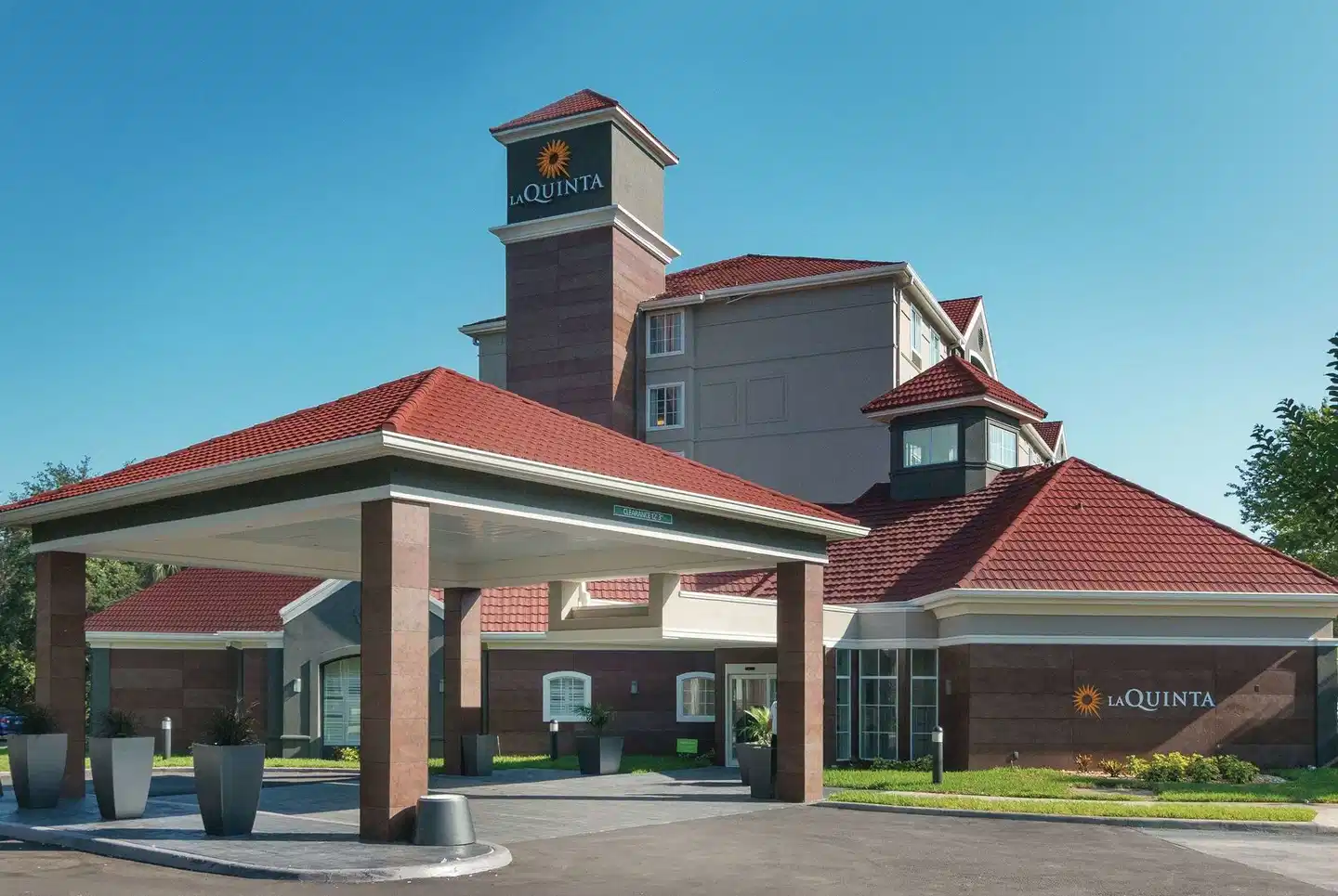 La Quinta Inn & Suites by Wyndham Orlando UCF Aussenansicht