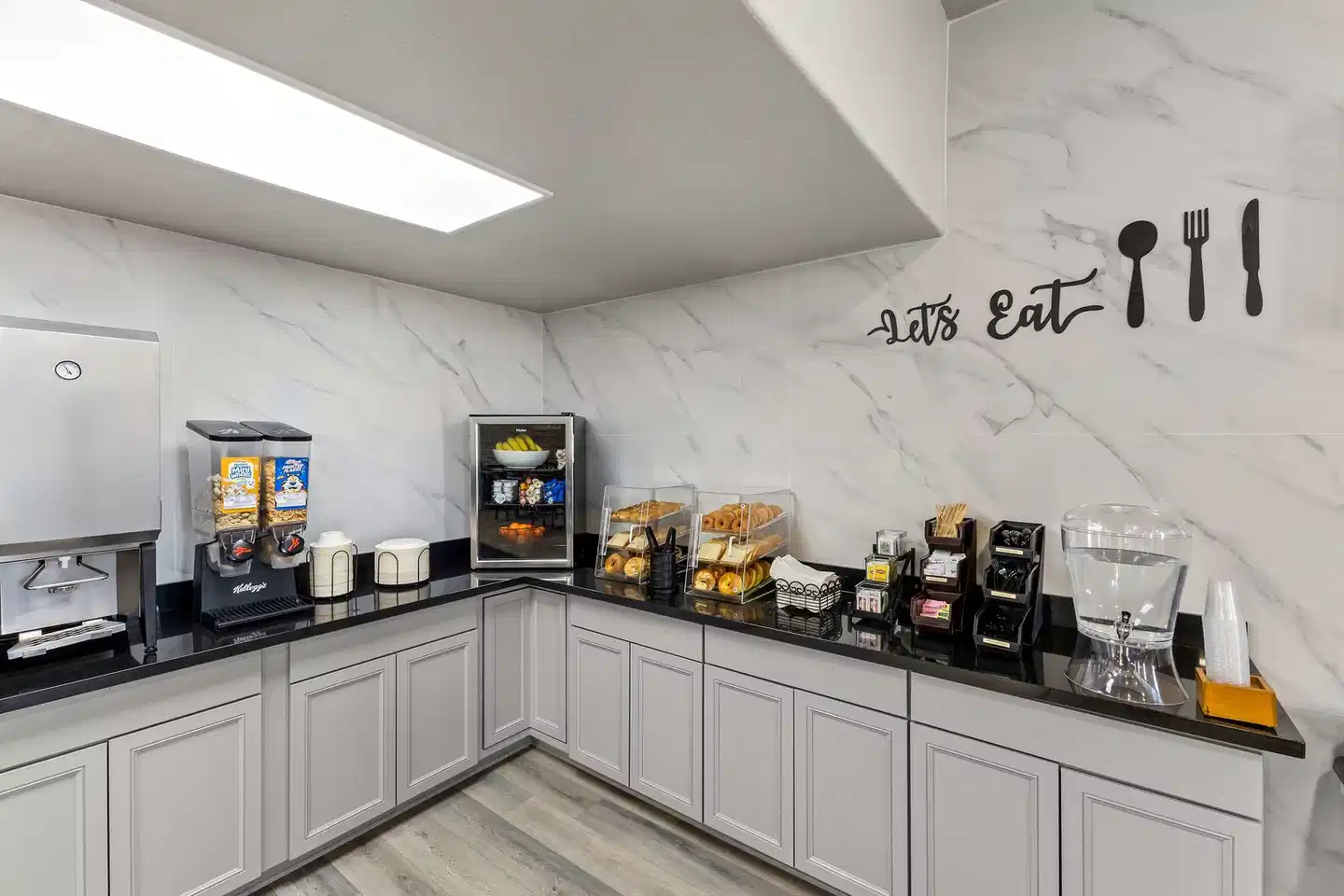 SureStay Hotel by Best Western Phoenix Airport Lobby