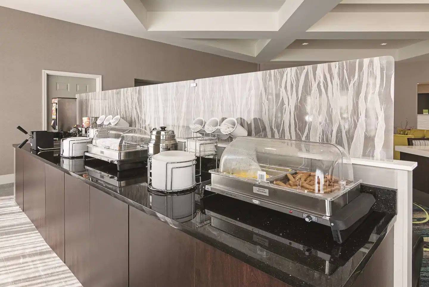 La Quinta Inn & Suites by Wyndham Orlando UCF Restaurant