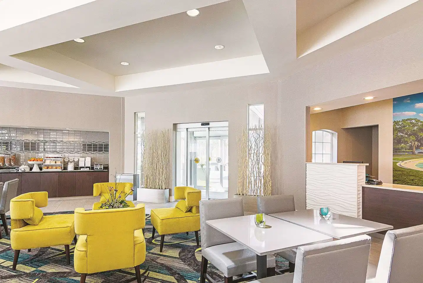 La Quinta Inn & Suites by Wyndham Orlando UCF Lobby