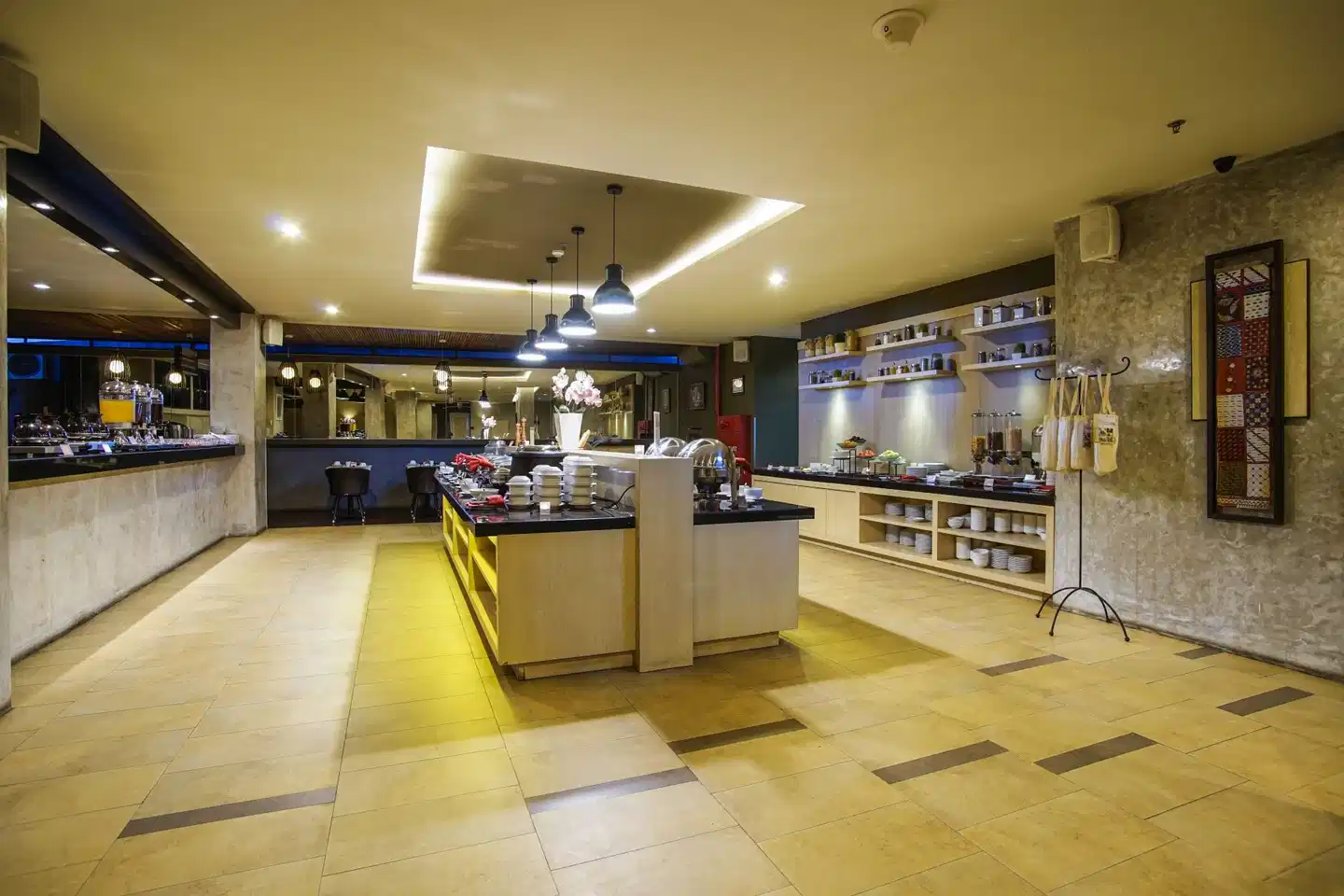 SEVN Legian Hotel Restaurant