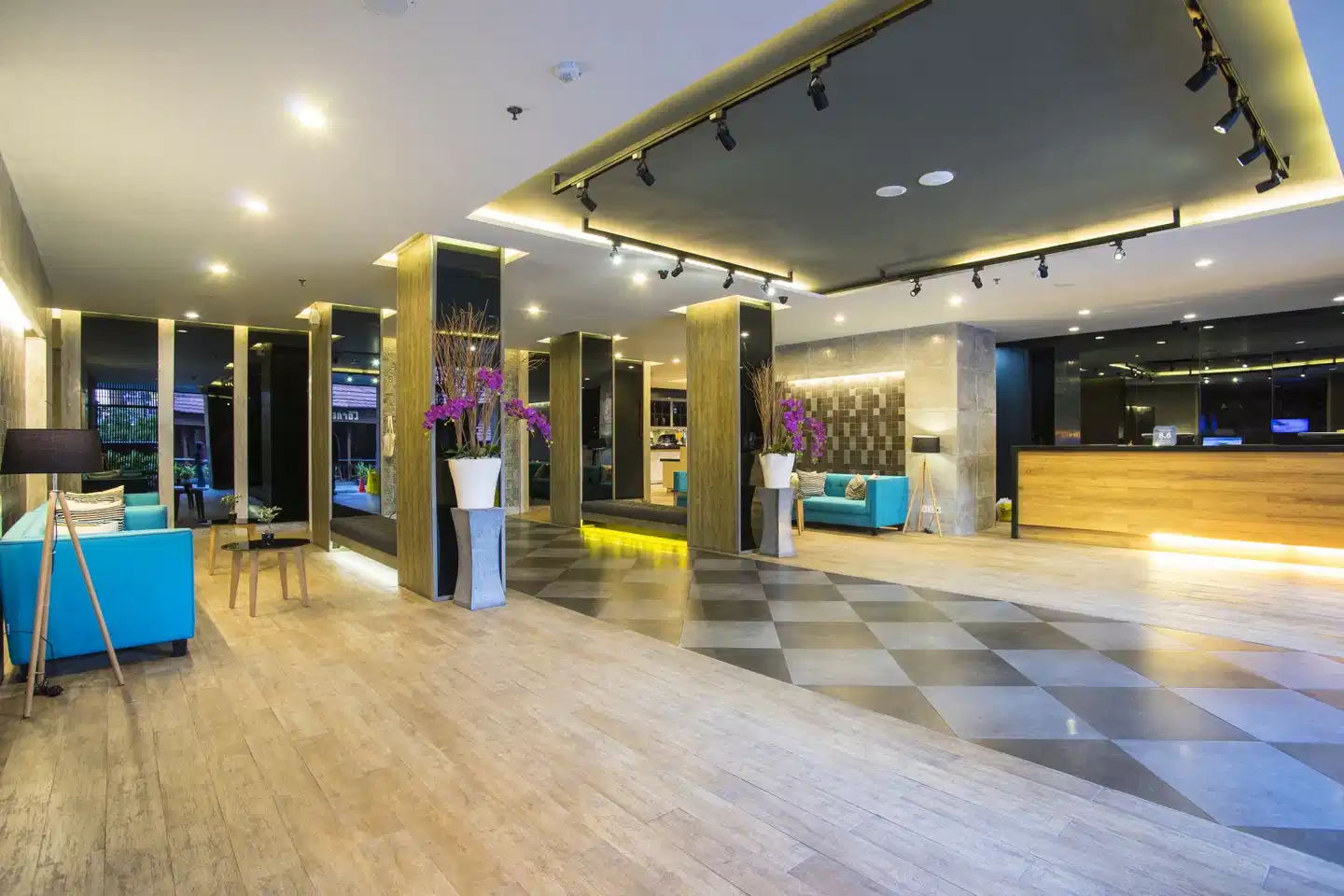 SEVN Legian Hotel Lobby