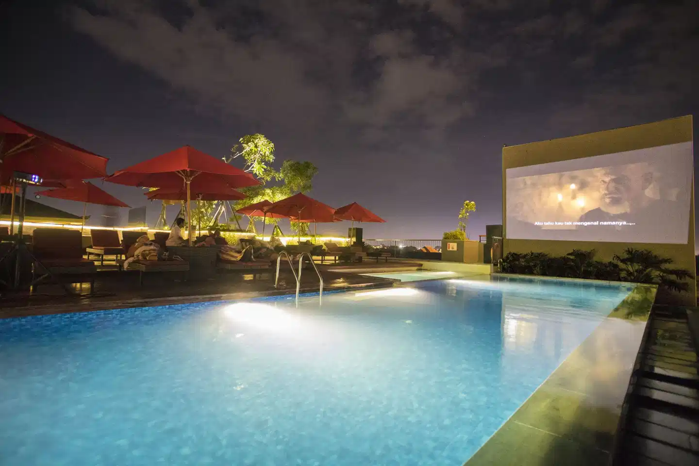 SEVN Legian Hotel Pool