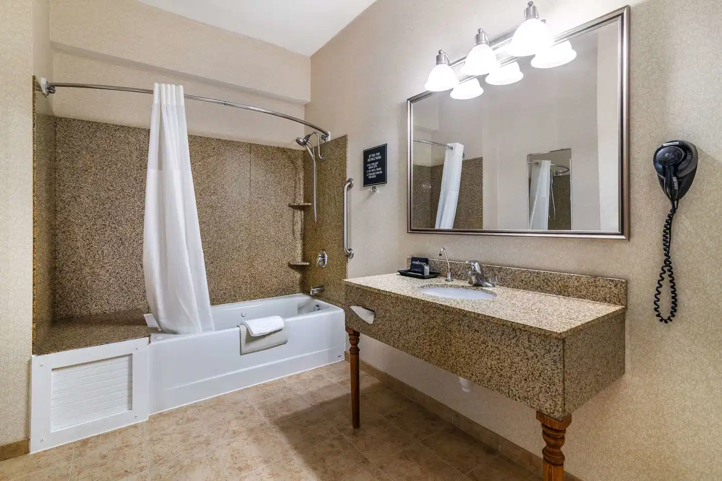 Maine Evergreen Hotel, Ascend Hotel Collection