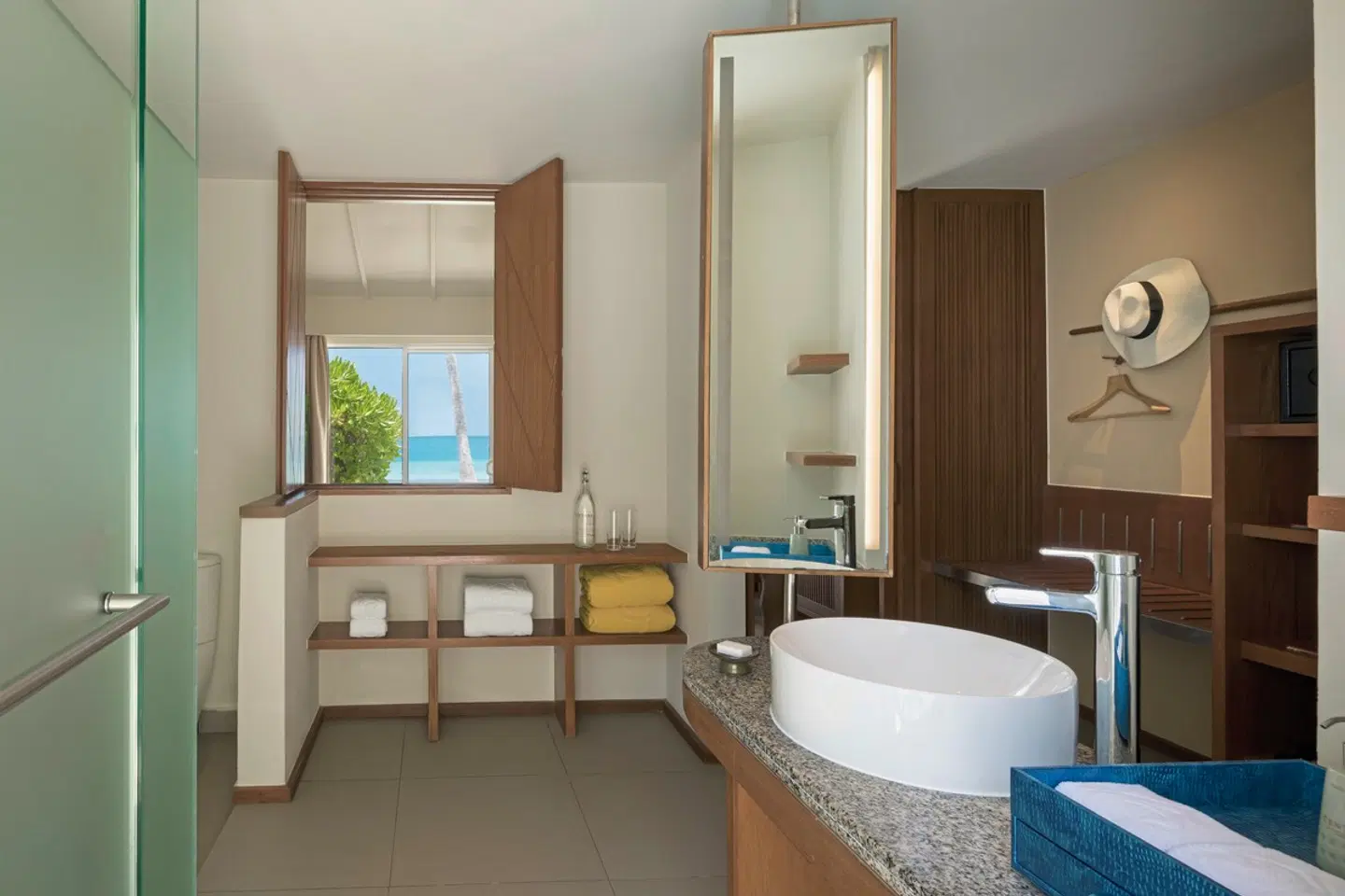 Centara Ras Fushi Resort & Spa Maldives Badezimmer