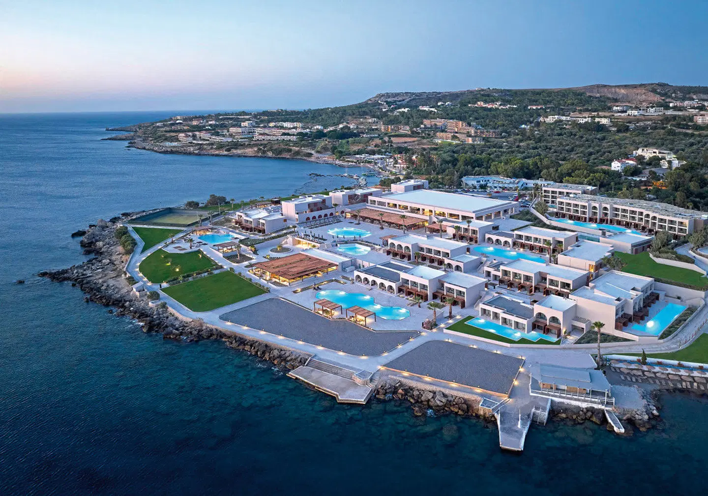 Ella Elissa EXTERIOR