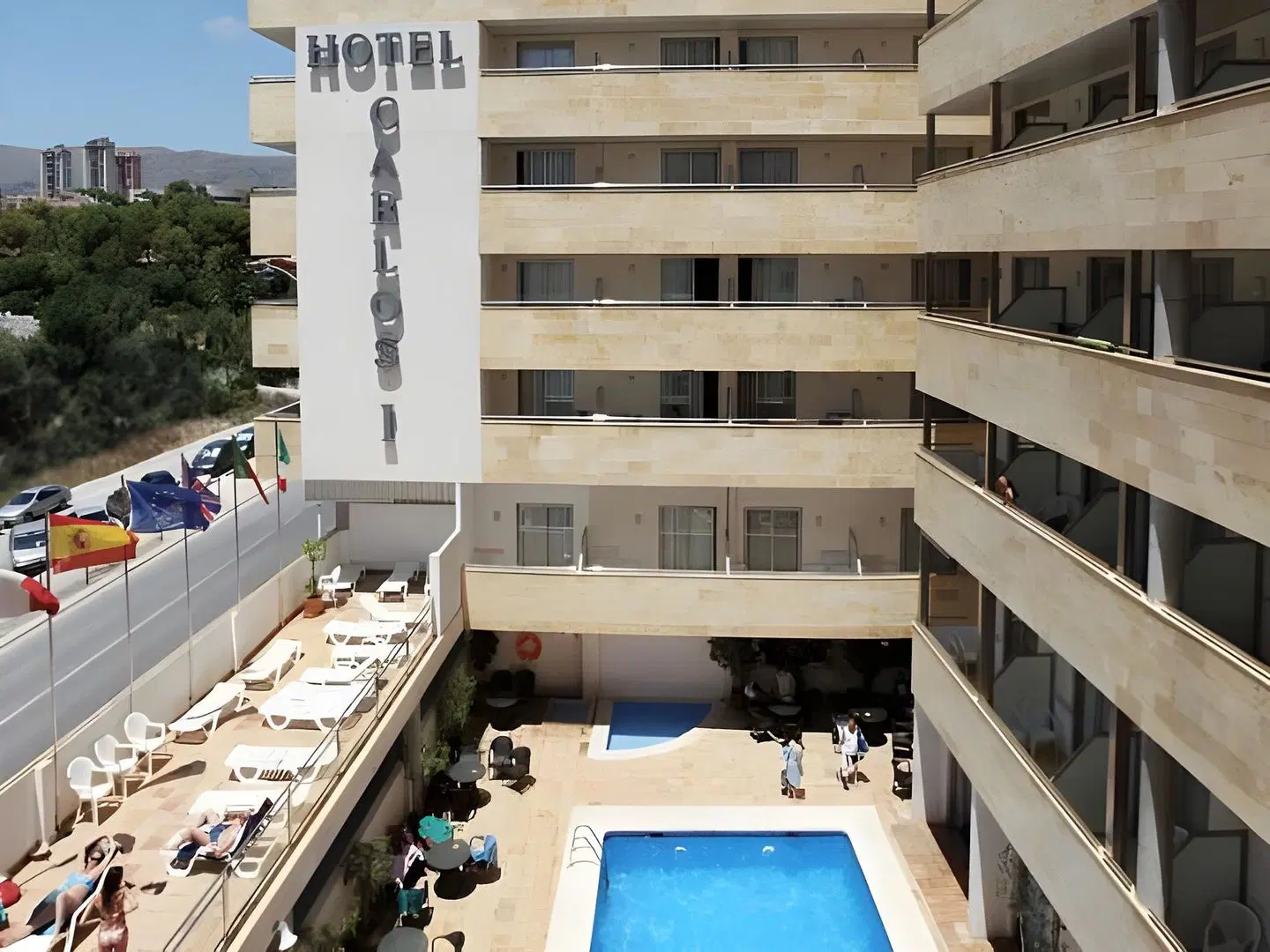 Carlos I EXTERIOR