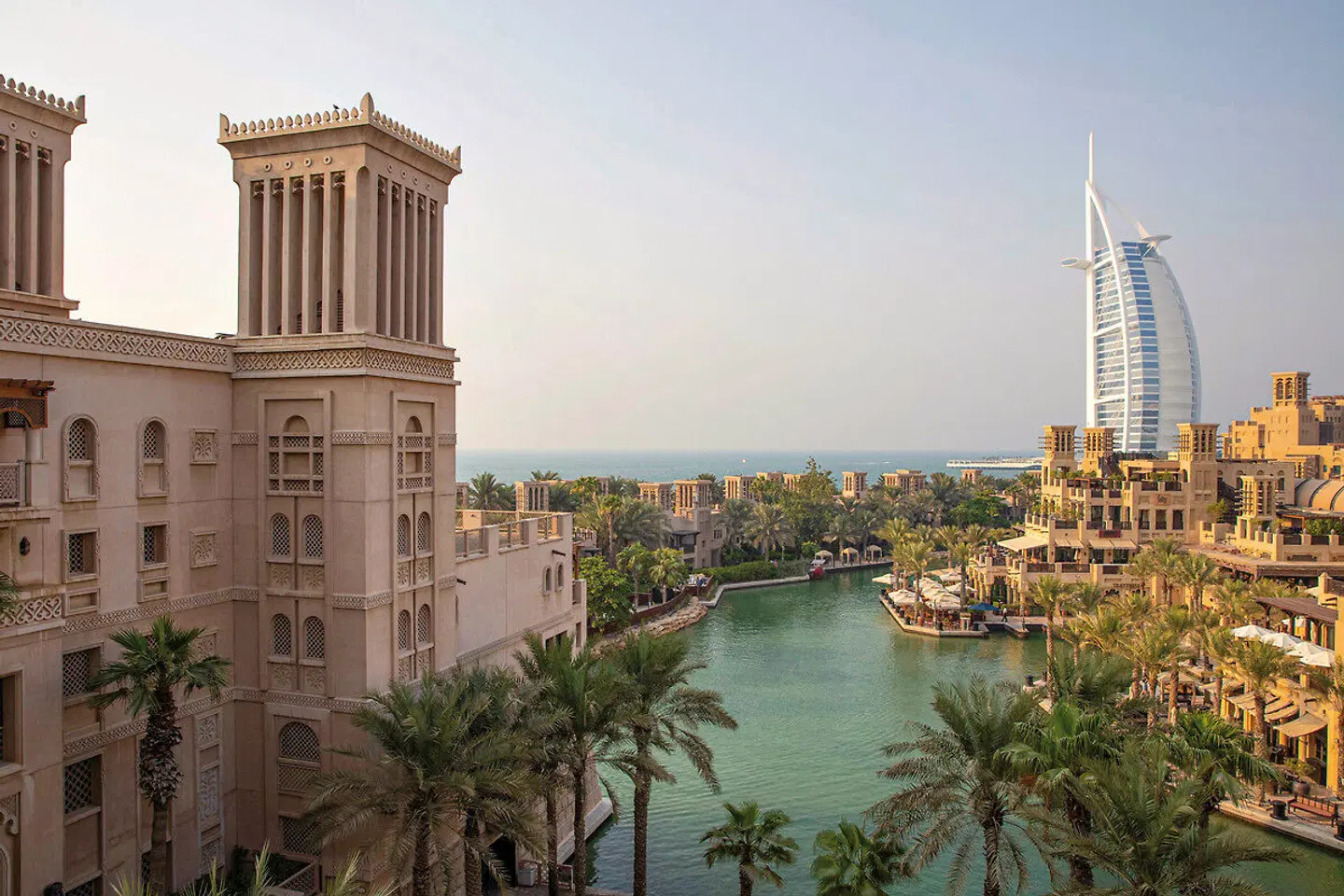 Jumeirah Al Qasr EXTERIOR