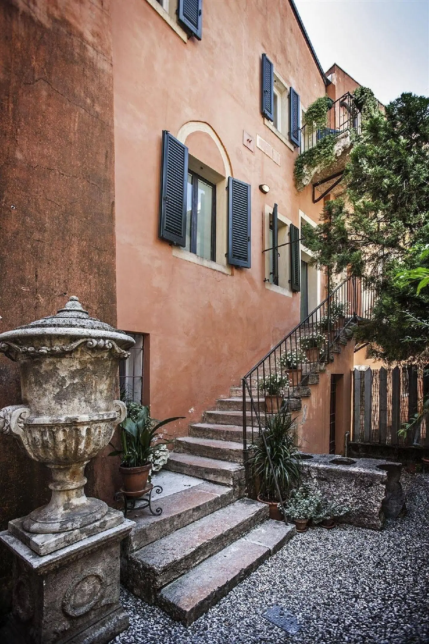 Truly Verona EXTERIOR