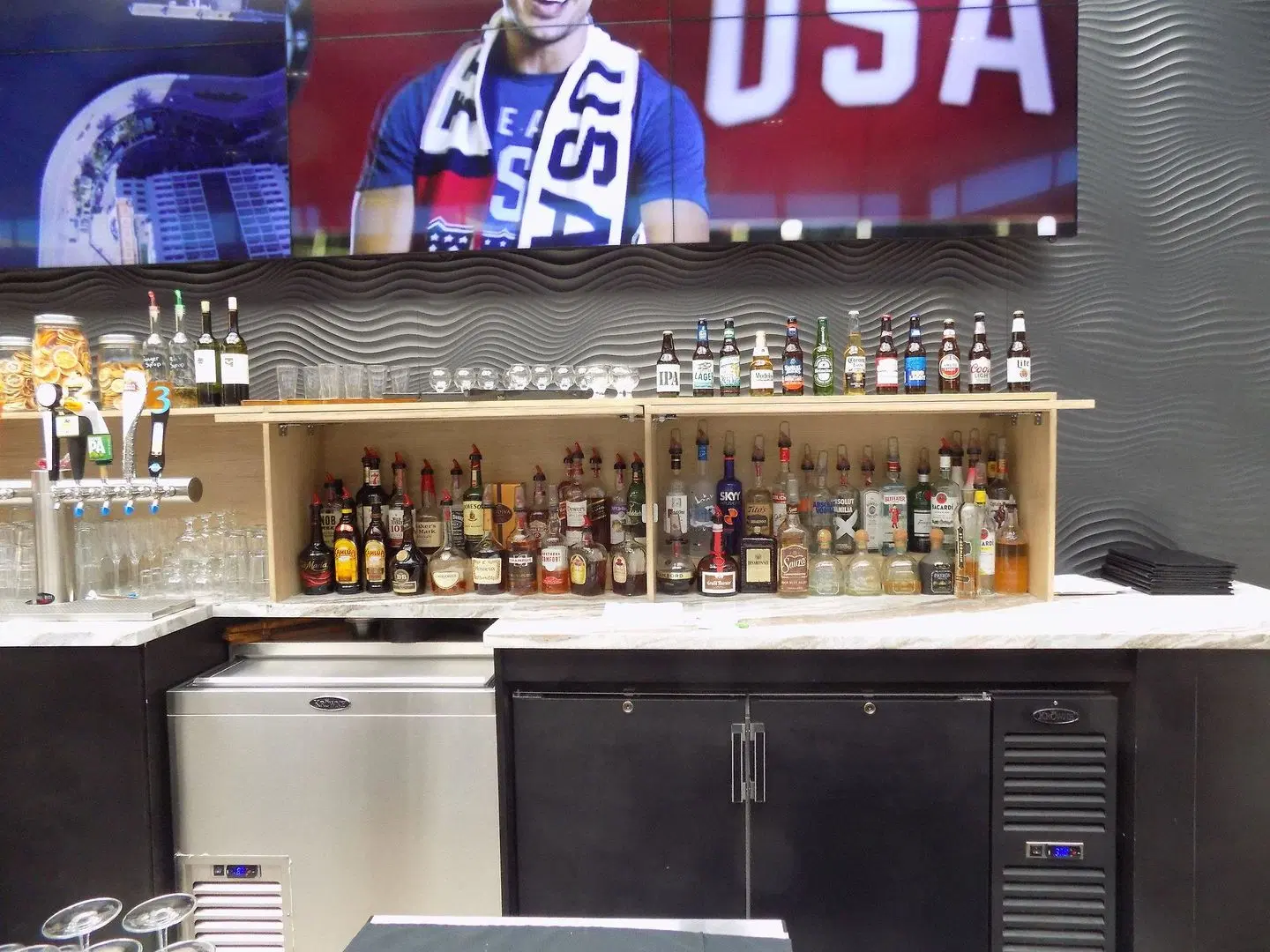 Holiday Inn Orlando-International Airport by IHG Bar