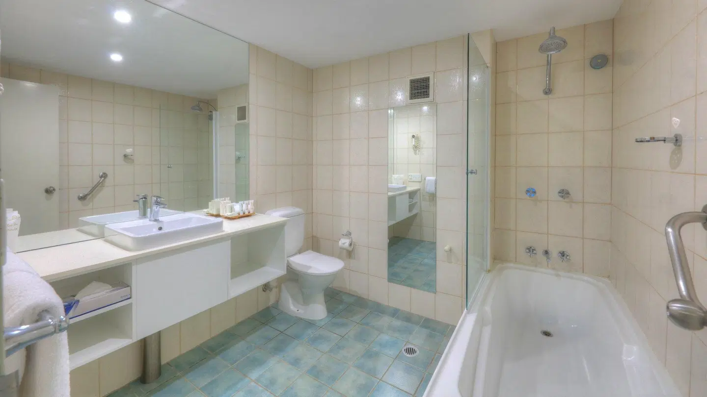 Cairns Sheridan Hotel Badezimmer