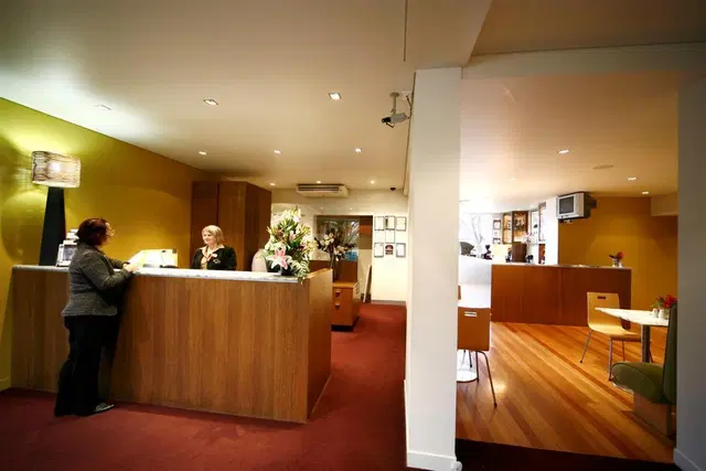Best Western Plus The Tudor - Box Hill LOUNGE_LOBBY