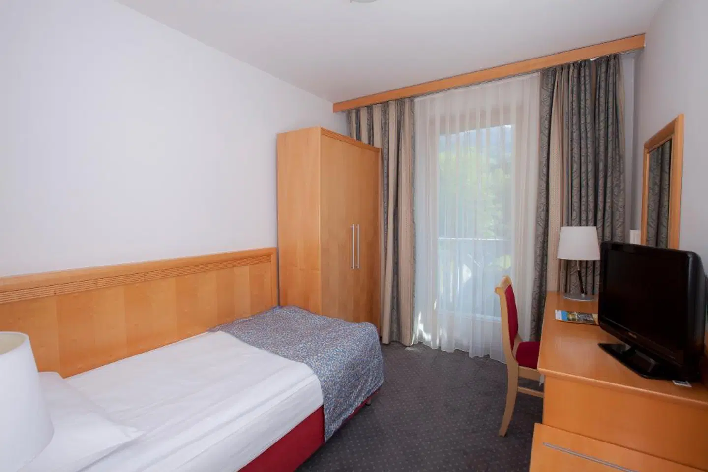 Jezero ROOM_EXAMPLE