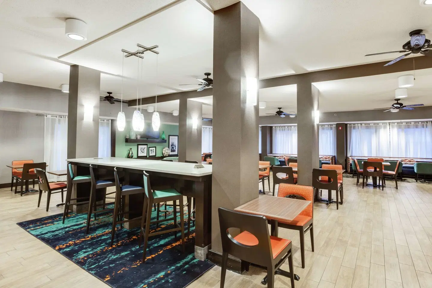Hampton Inn Orlando International Drive/Convention Center Bar