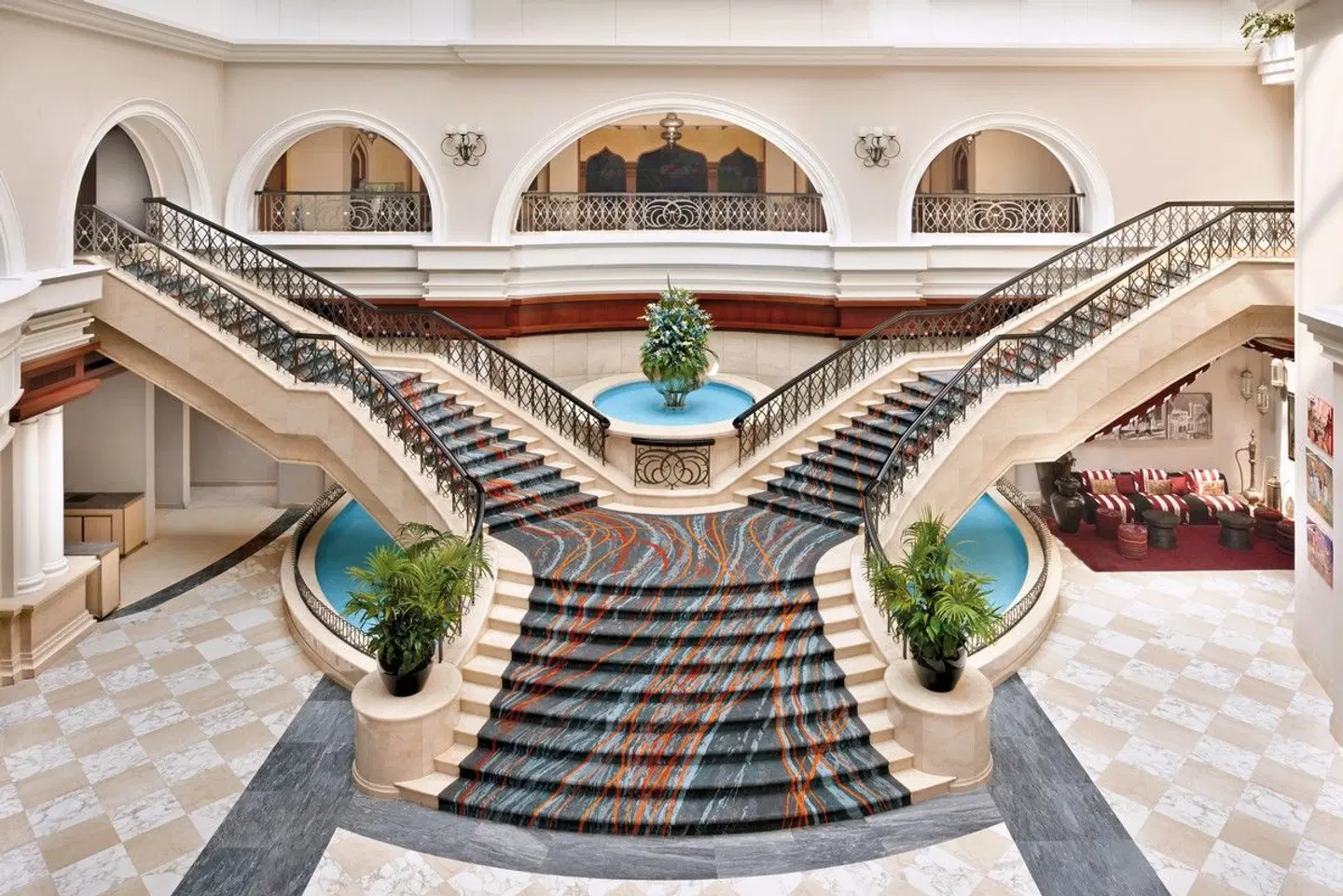 Mövenpick Hotel & Apartments Bur Dubai Terrasse