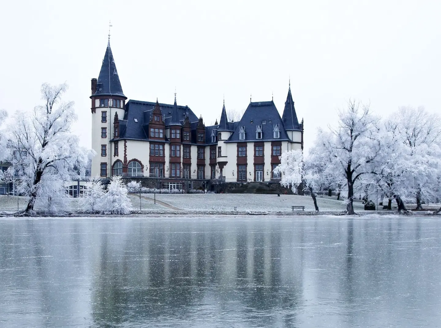 Seehotel Schloss Klink EXTERIOR
