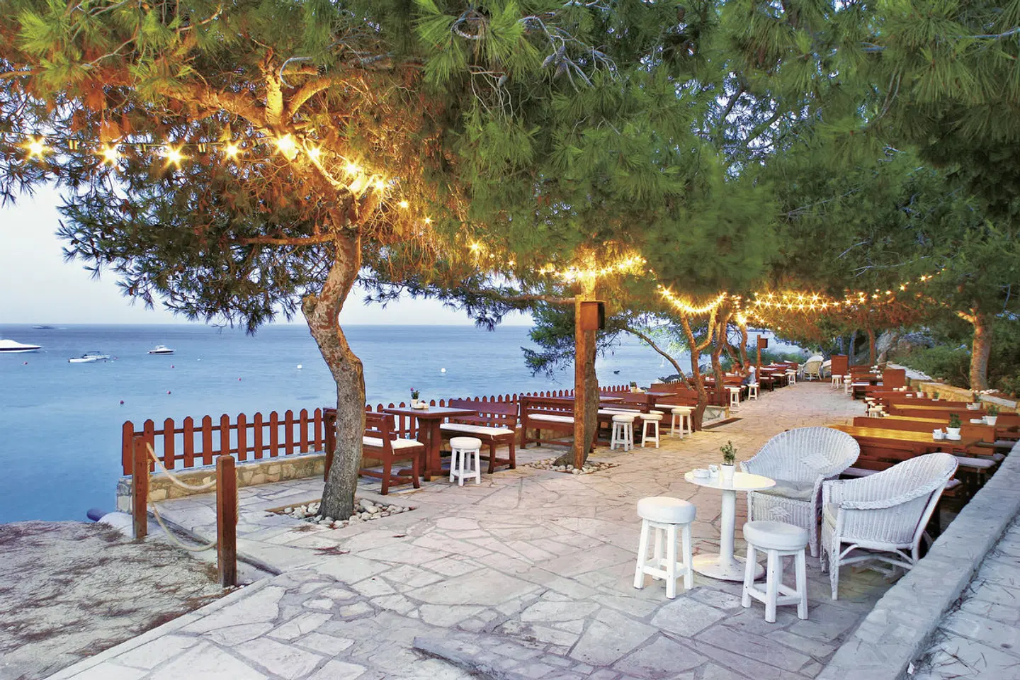 Grecian Park Terrasse