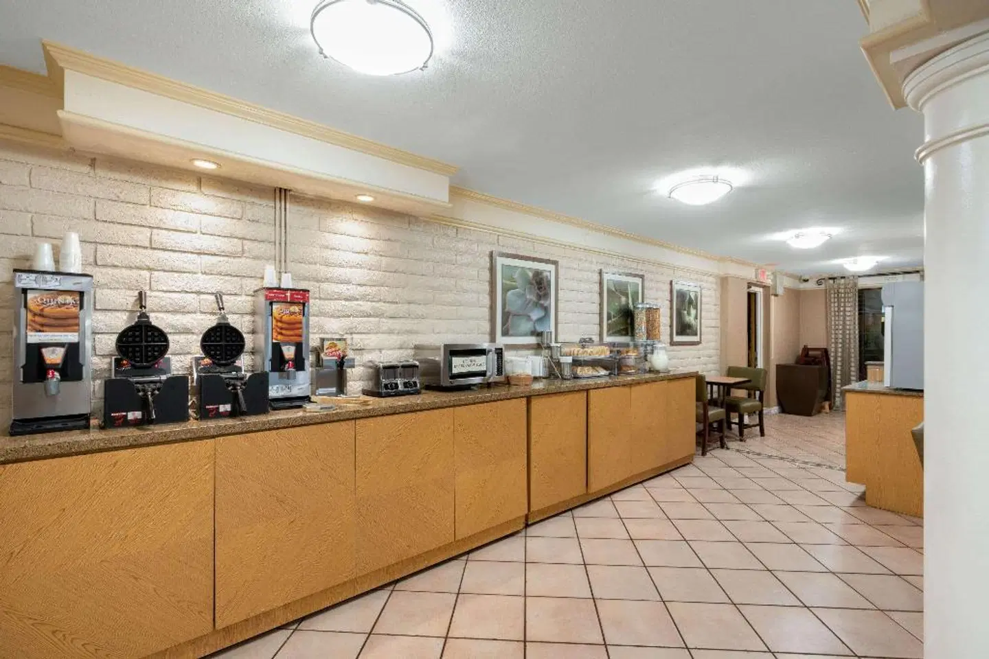 La Quinta Inn Phoenix Sky Harbor Airport LOUNGE_LOBBY