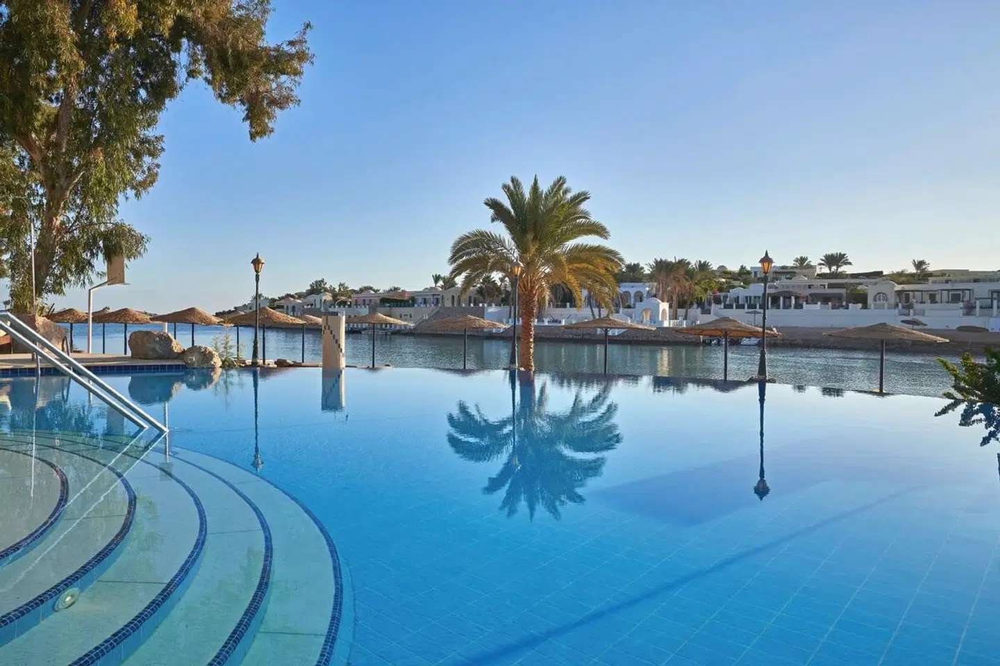 Sultan Bey OUTDOOR_POOL
