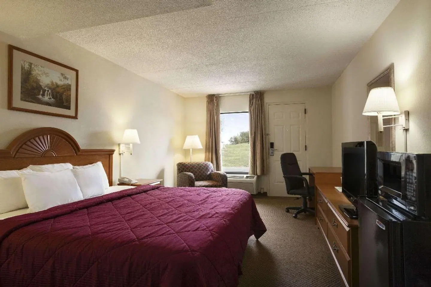 Days Inn by Wyndham Farmville ROOM_EXAMPLE