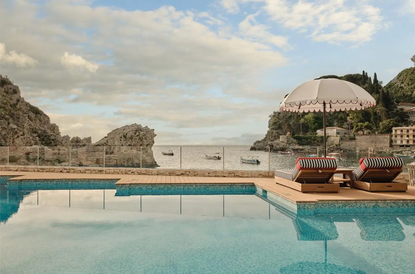 Mazzarò Sea Palace by Vretreats OUTDOOR_POOL