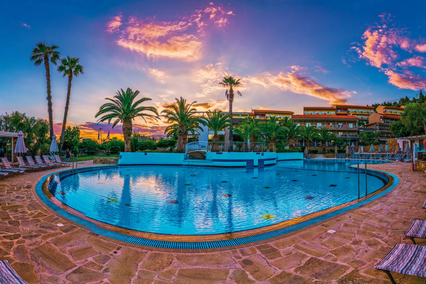Lagomandra Hotel & Spa OUTDOOR_POOL